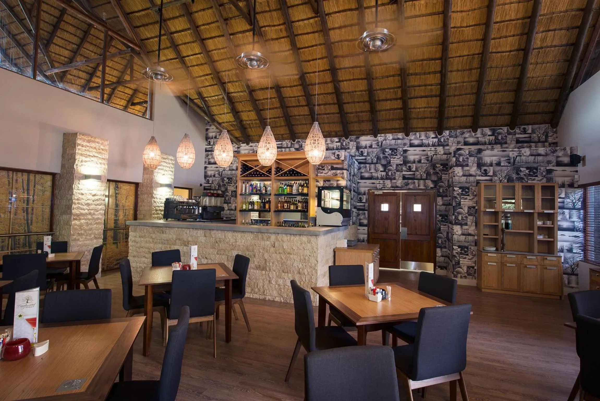 Restaurant/places to eat in Seasons Golf, Leisure, Spa