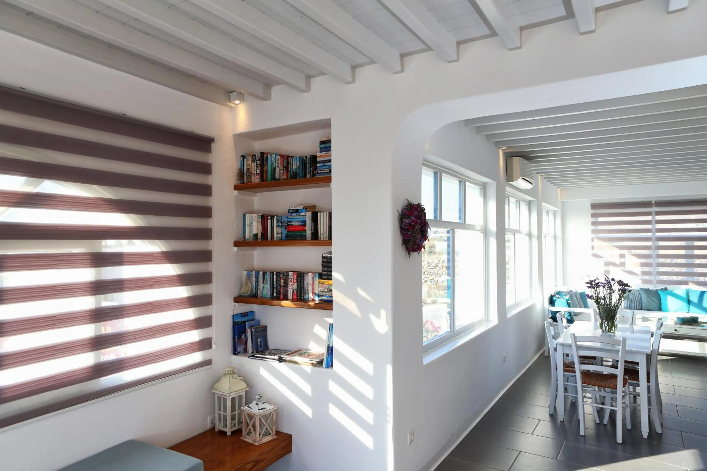 Library in Jason Hotel