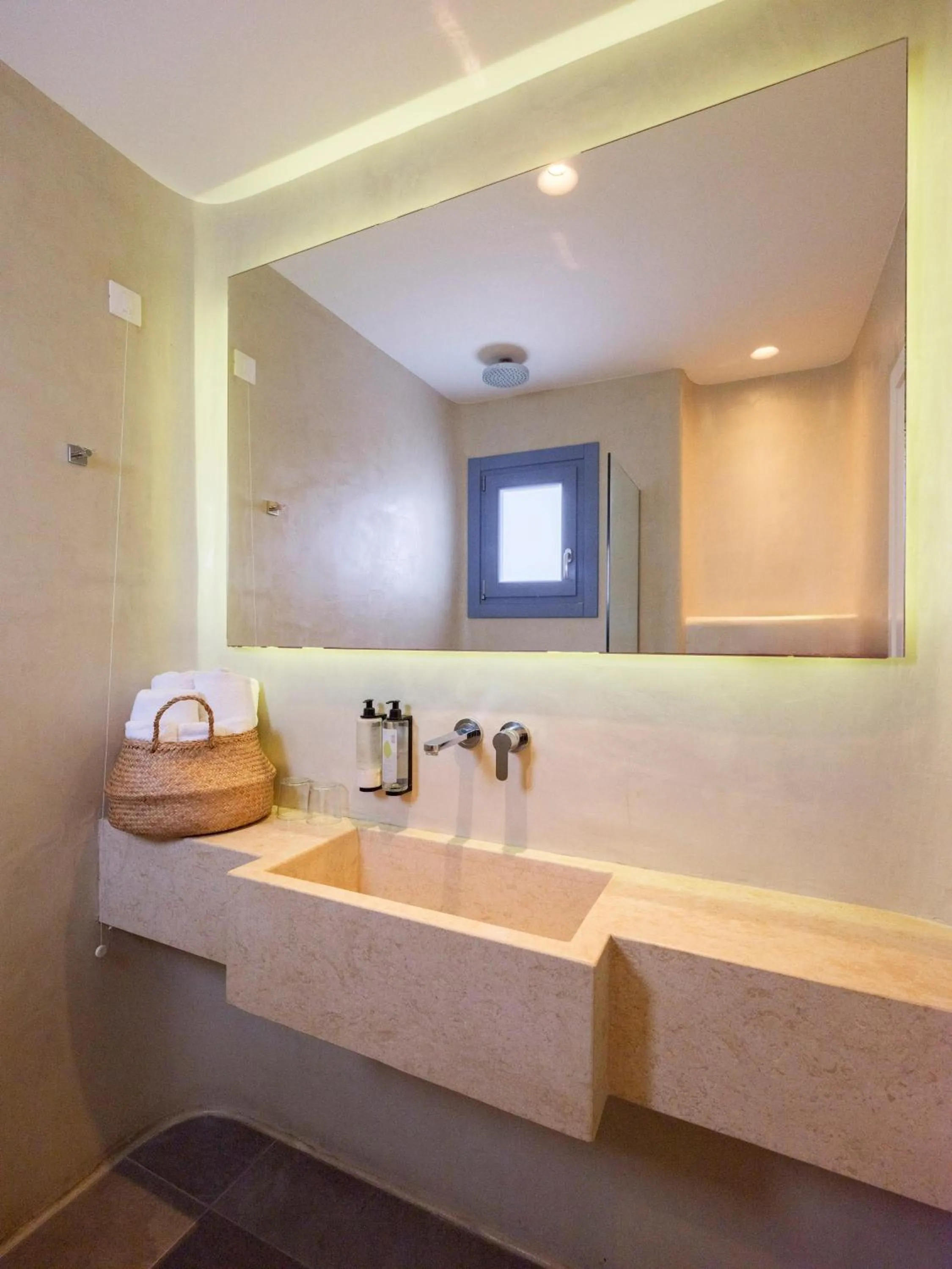 Bathroom in Jason Hotel