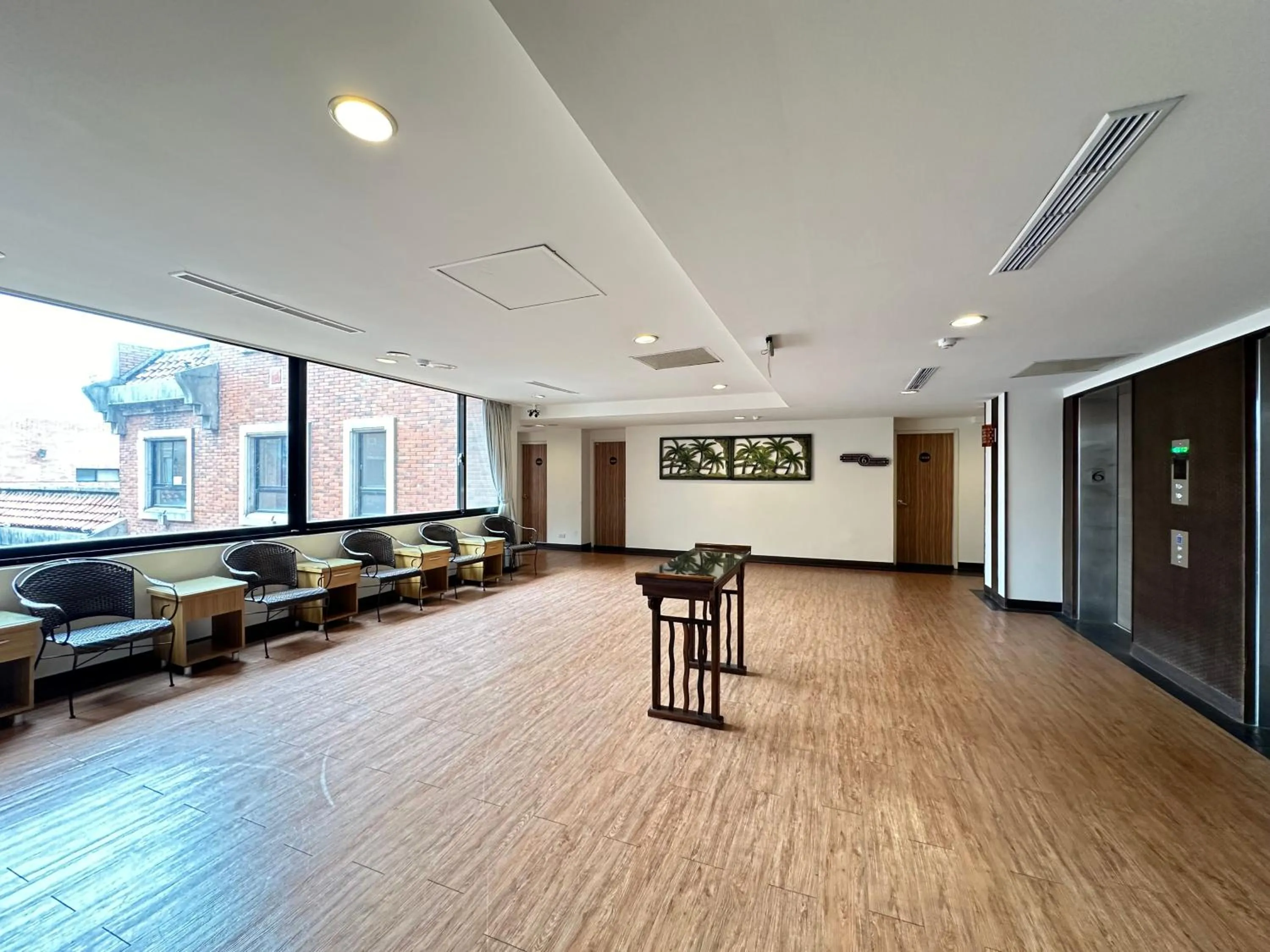 Seating area in CHIENTAN Youth Hotel