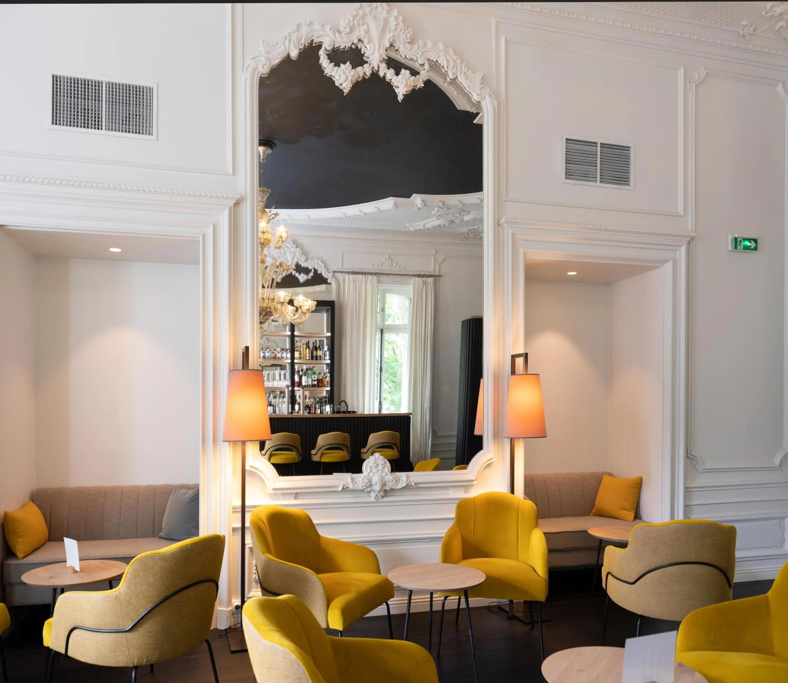 Lounge or bar in Le Château De Beaulieu