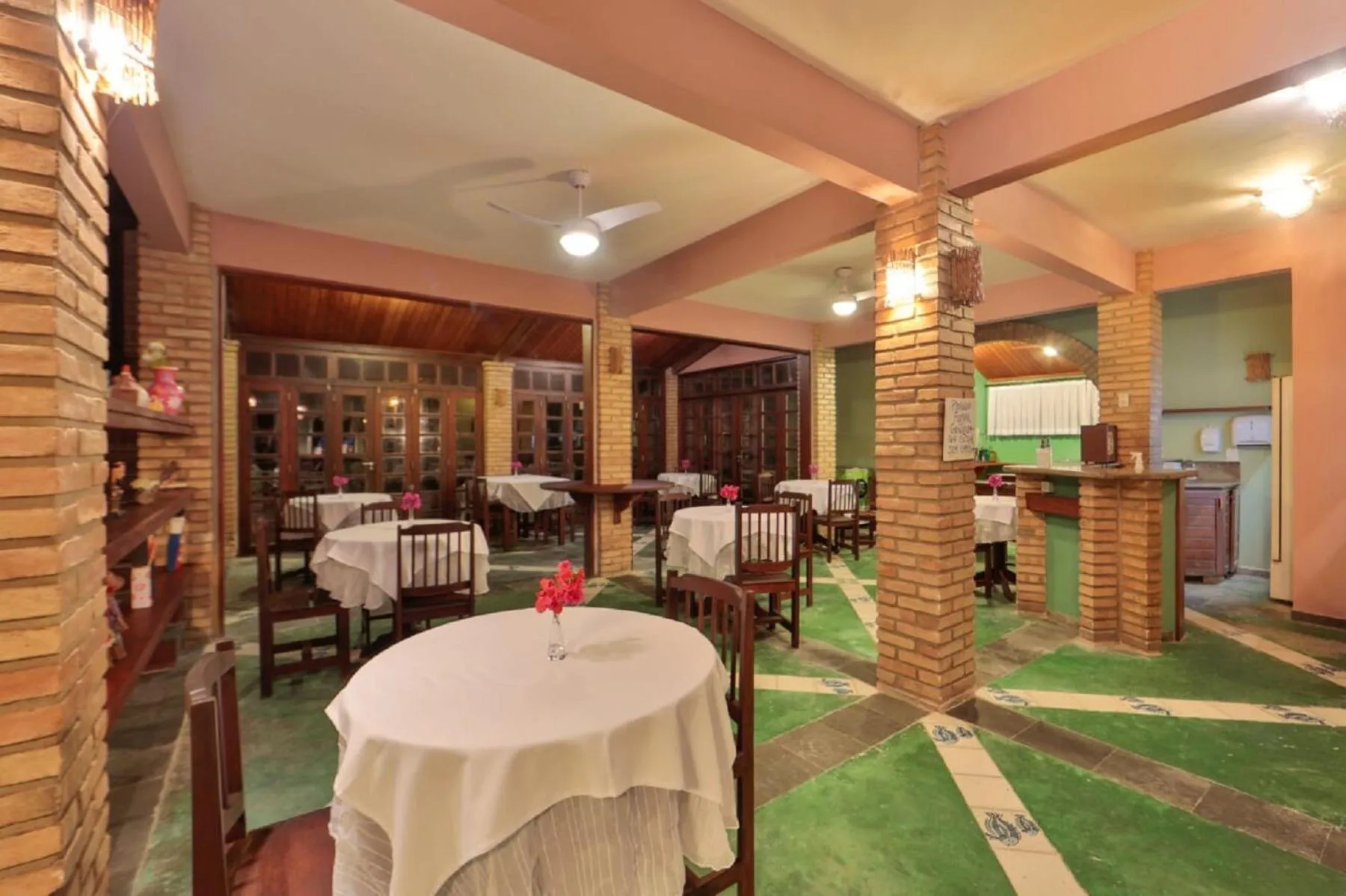 Restaurant/places to eat in Pousada Ecoporto