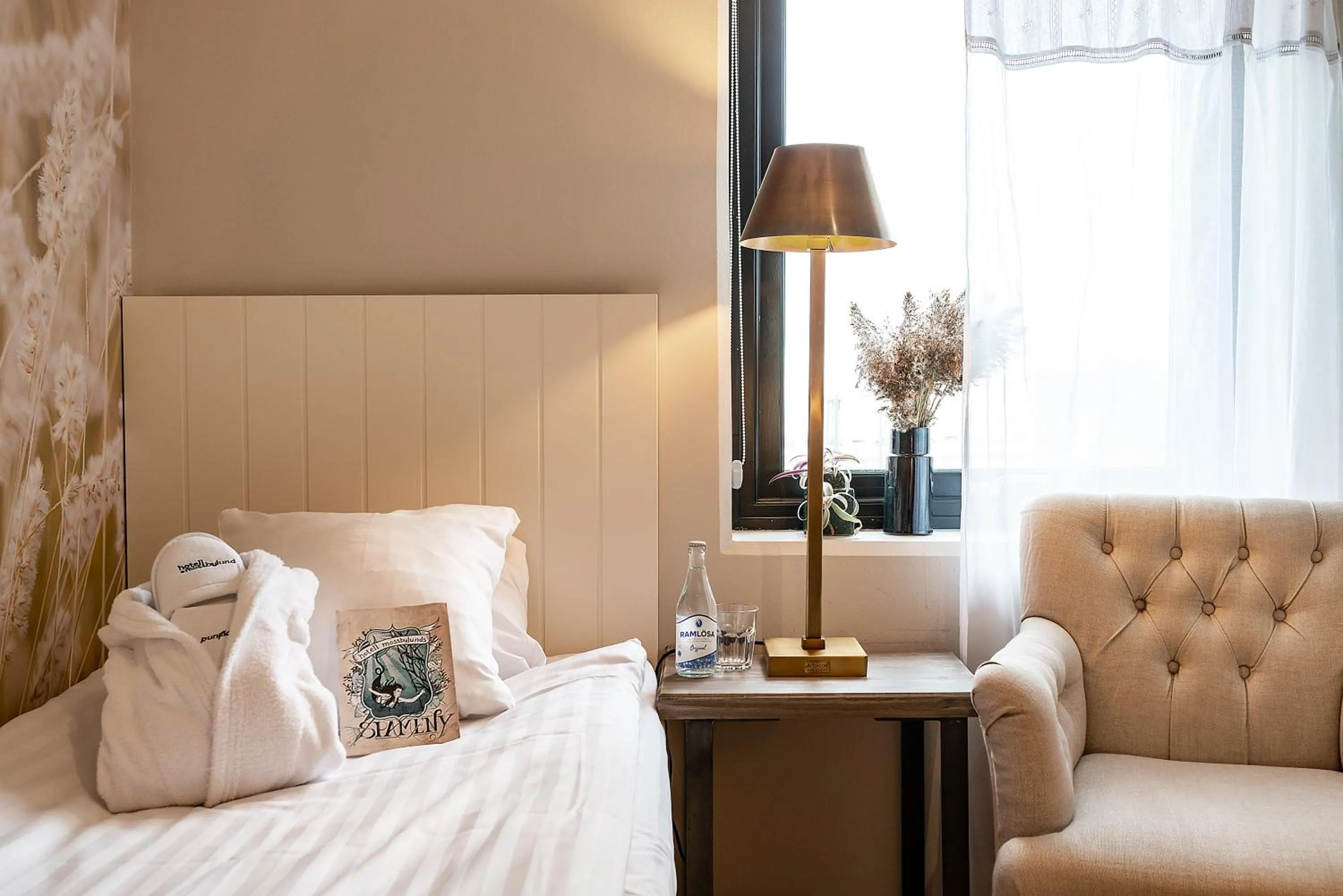 Bed in Hotell Mossbylund