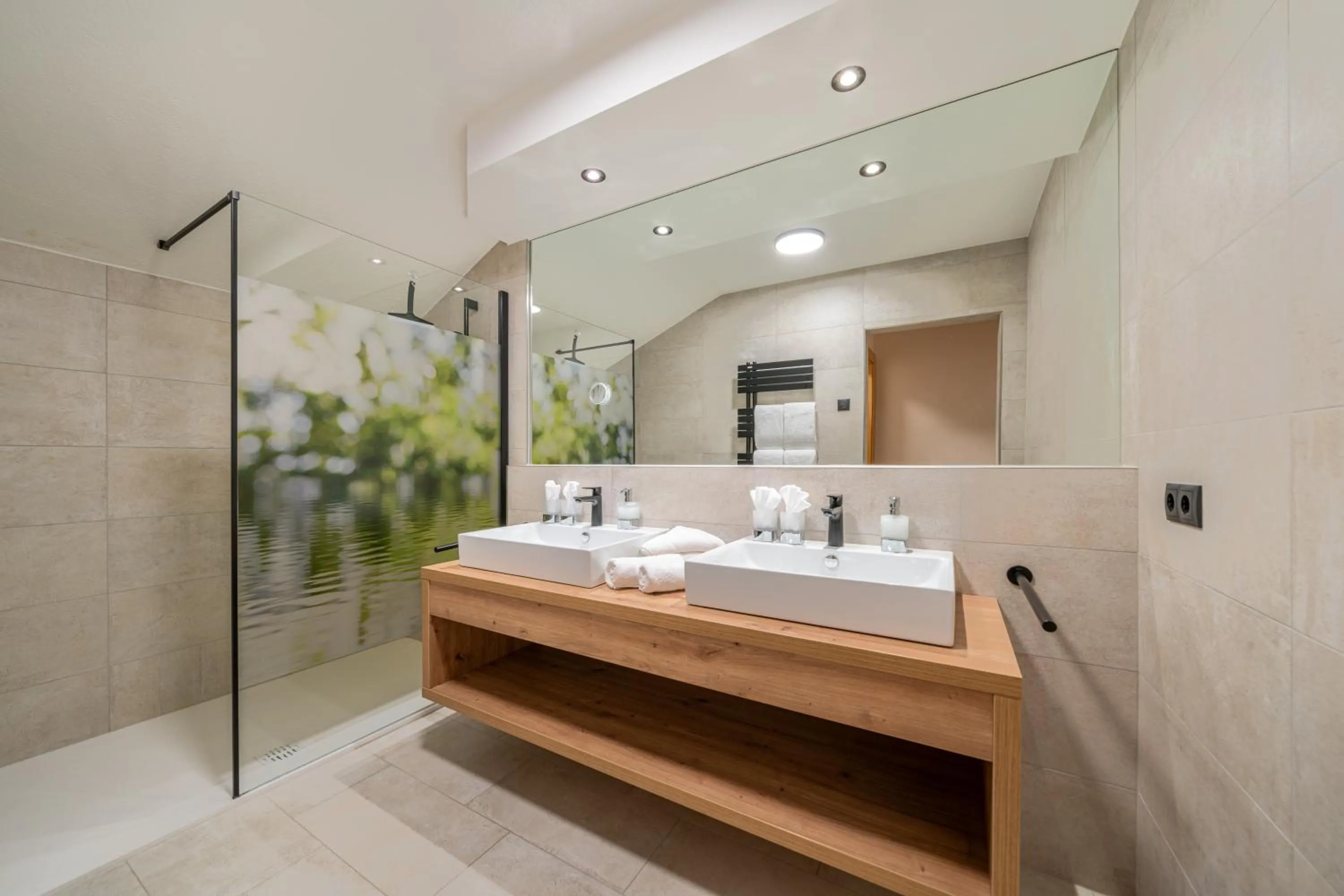 Bathroom in Hotel Mittagskogel Pitztal