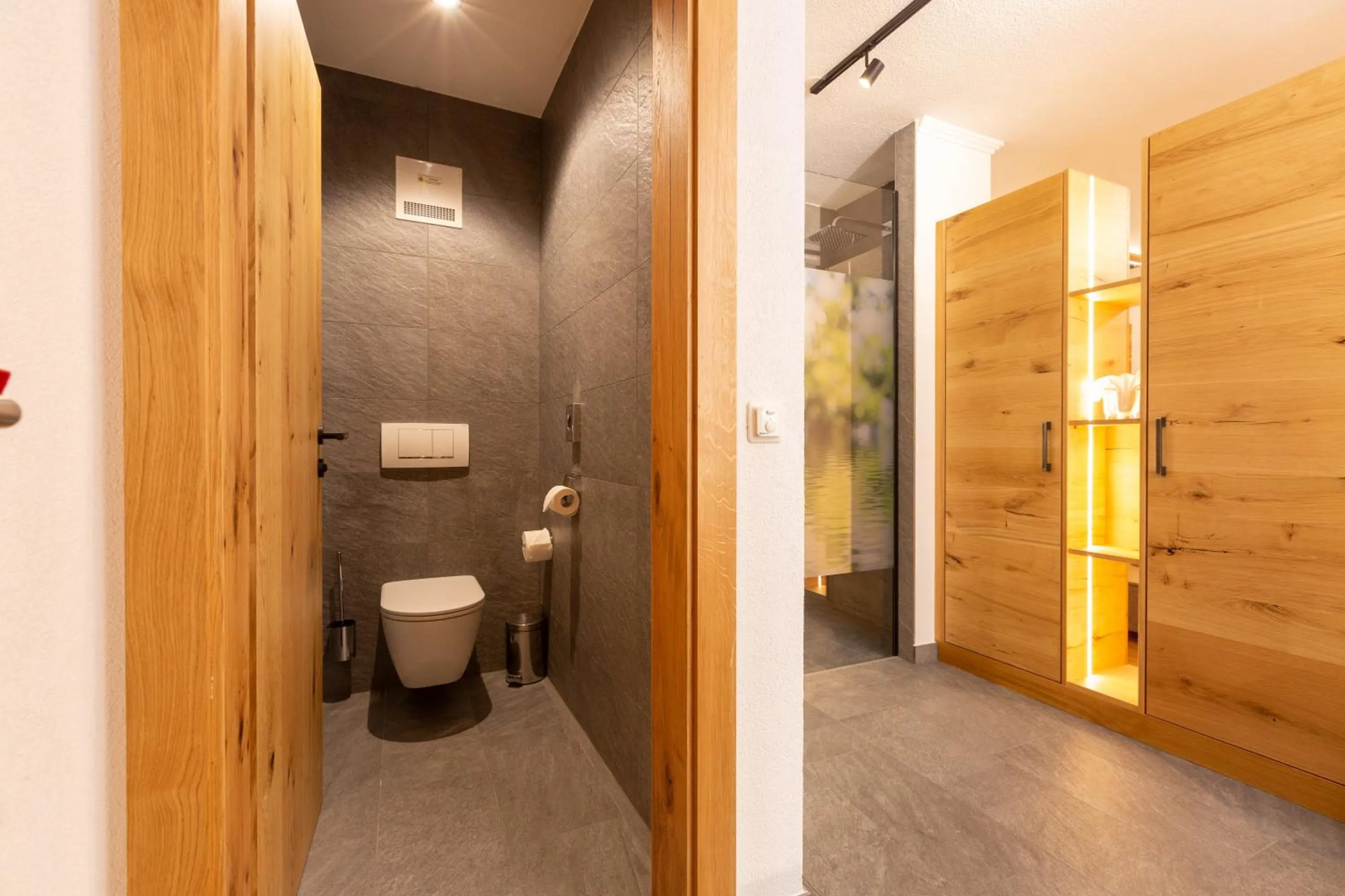 Toilet in Hotel Mittagskogel Pitztal