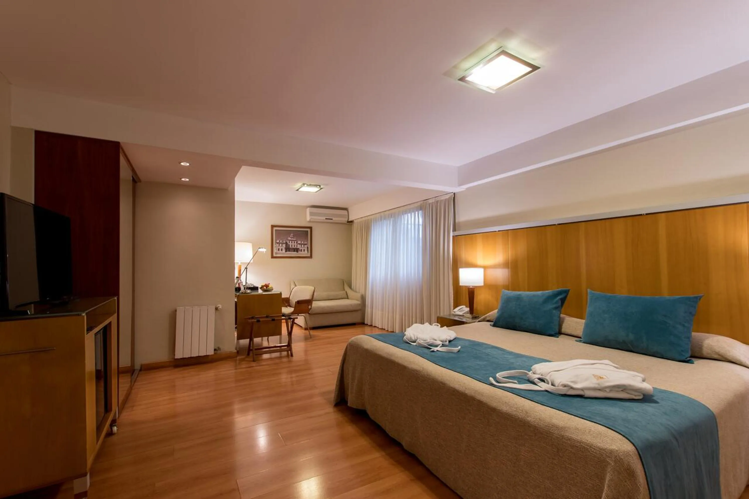 Photo of the whole room, Bed in Hotel Solans Presidente