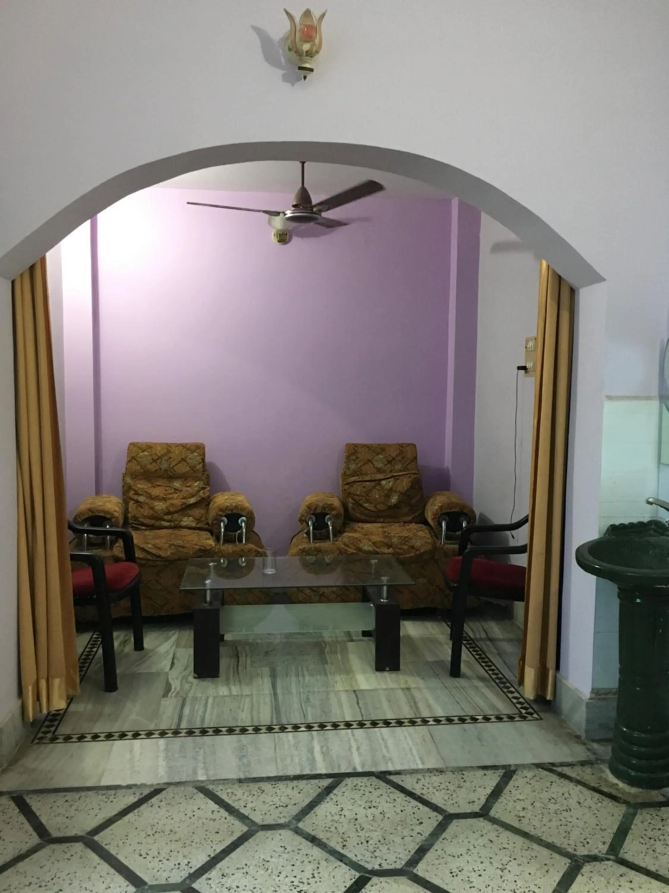 Food and drinks in Srishti Shelter