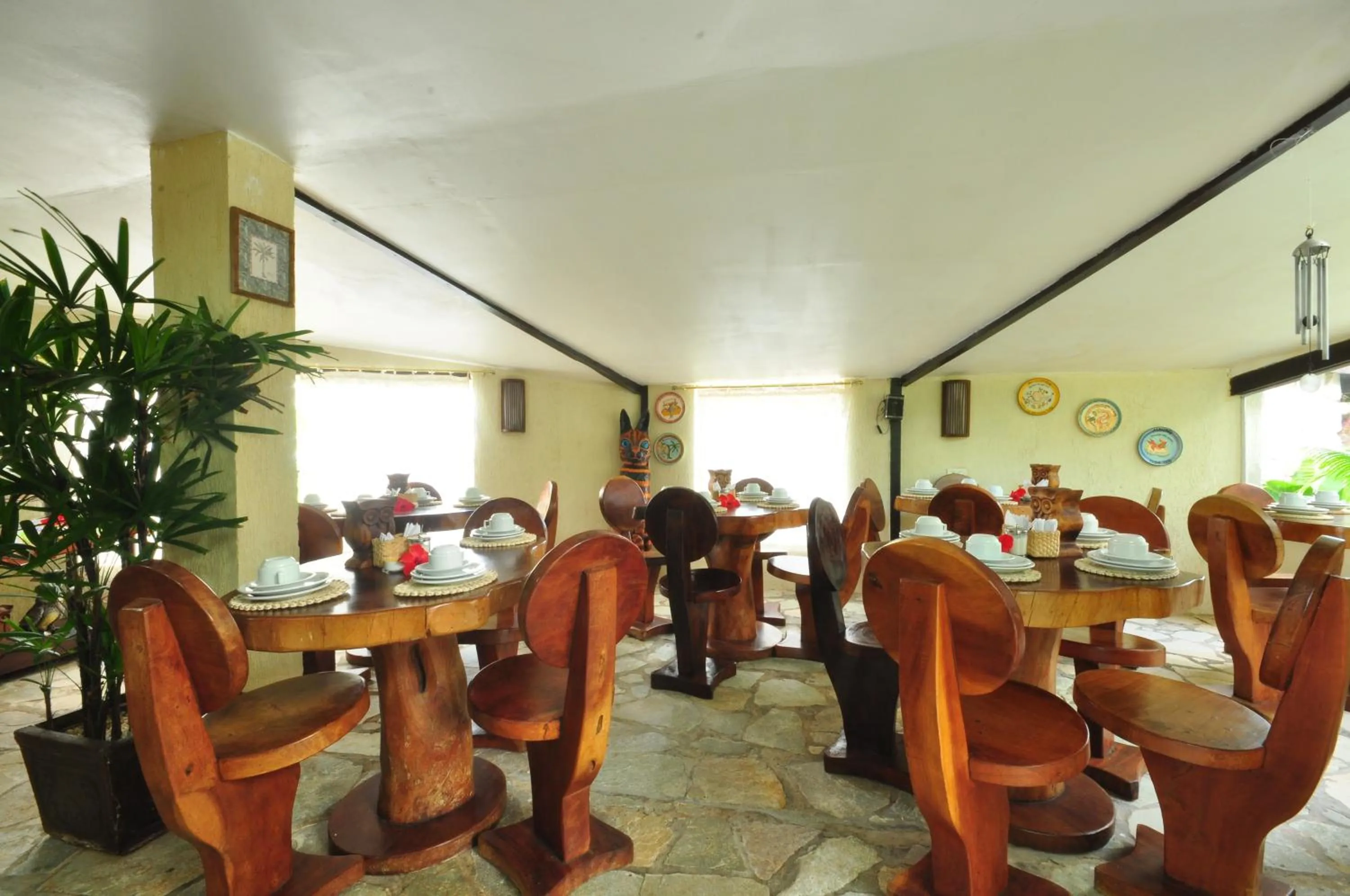 Restaurant/places to eat in Pousada Recanto da Coruja