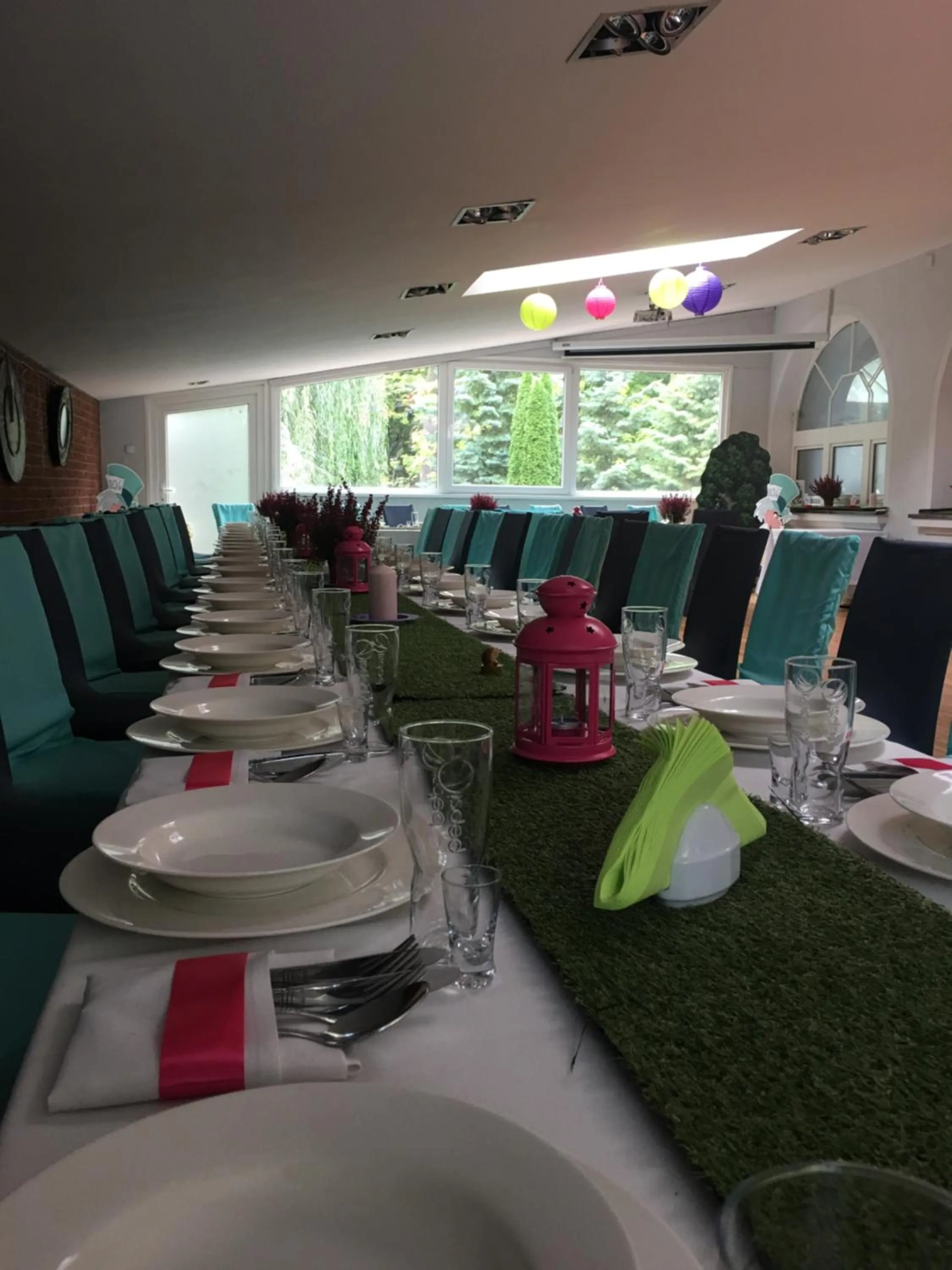 Restaurant/places to eat in Centrum25