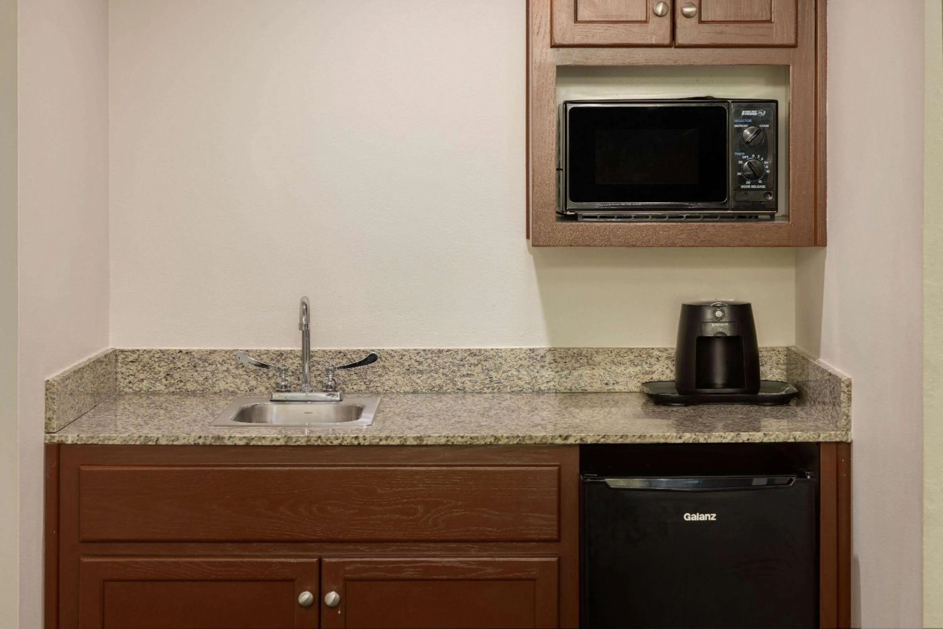 Bed in Wingate by Wyndham Atlanta Galleria/ Ballpark