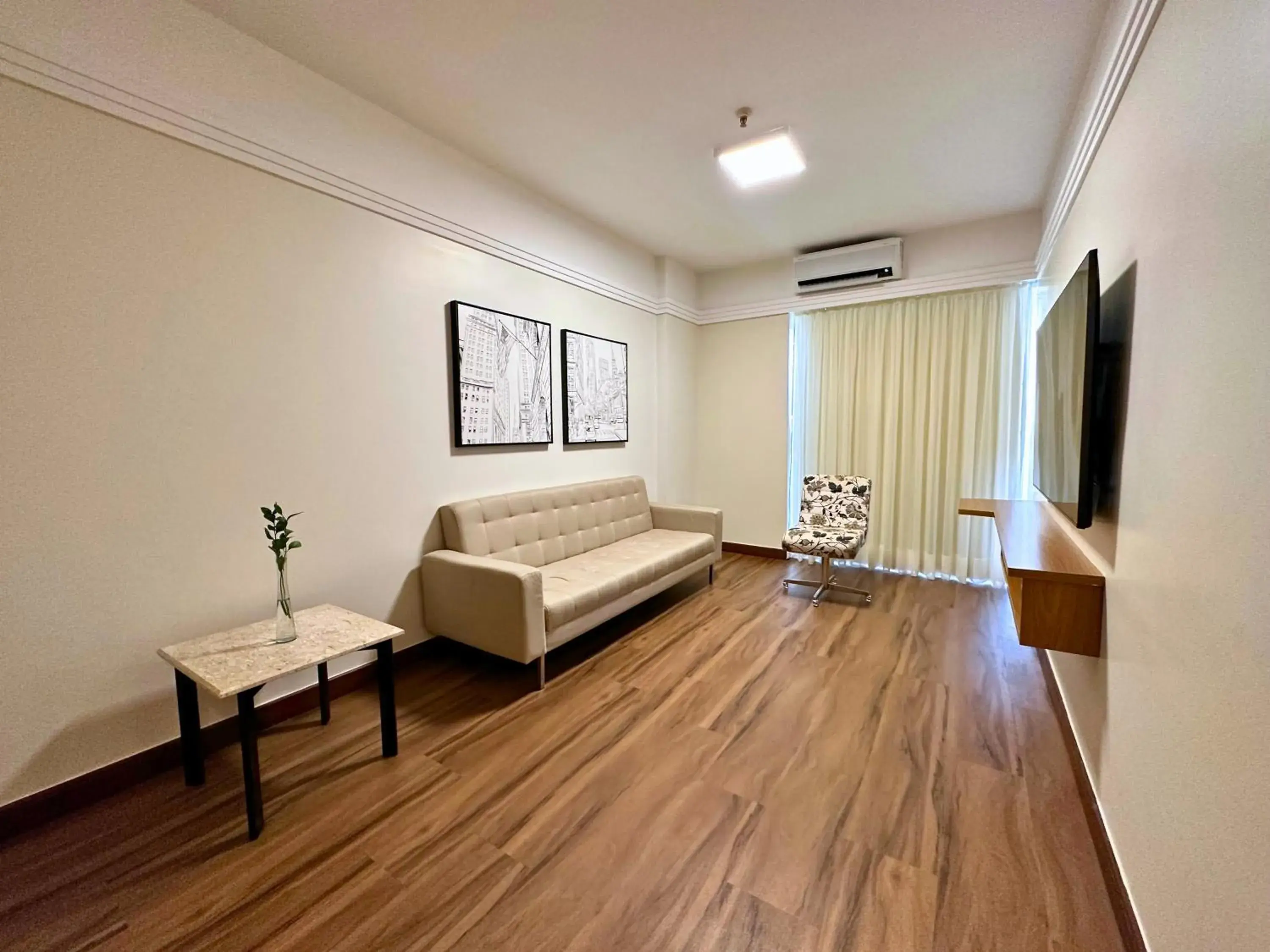 Standard Twin Room in Manhattan Plaza Standard Twin Room in Manhattan Plaza