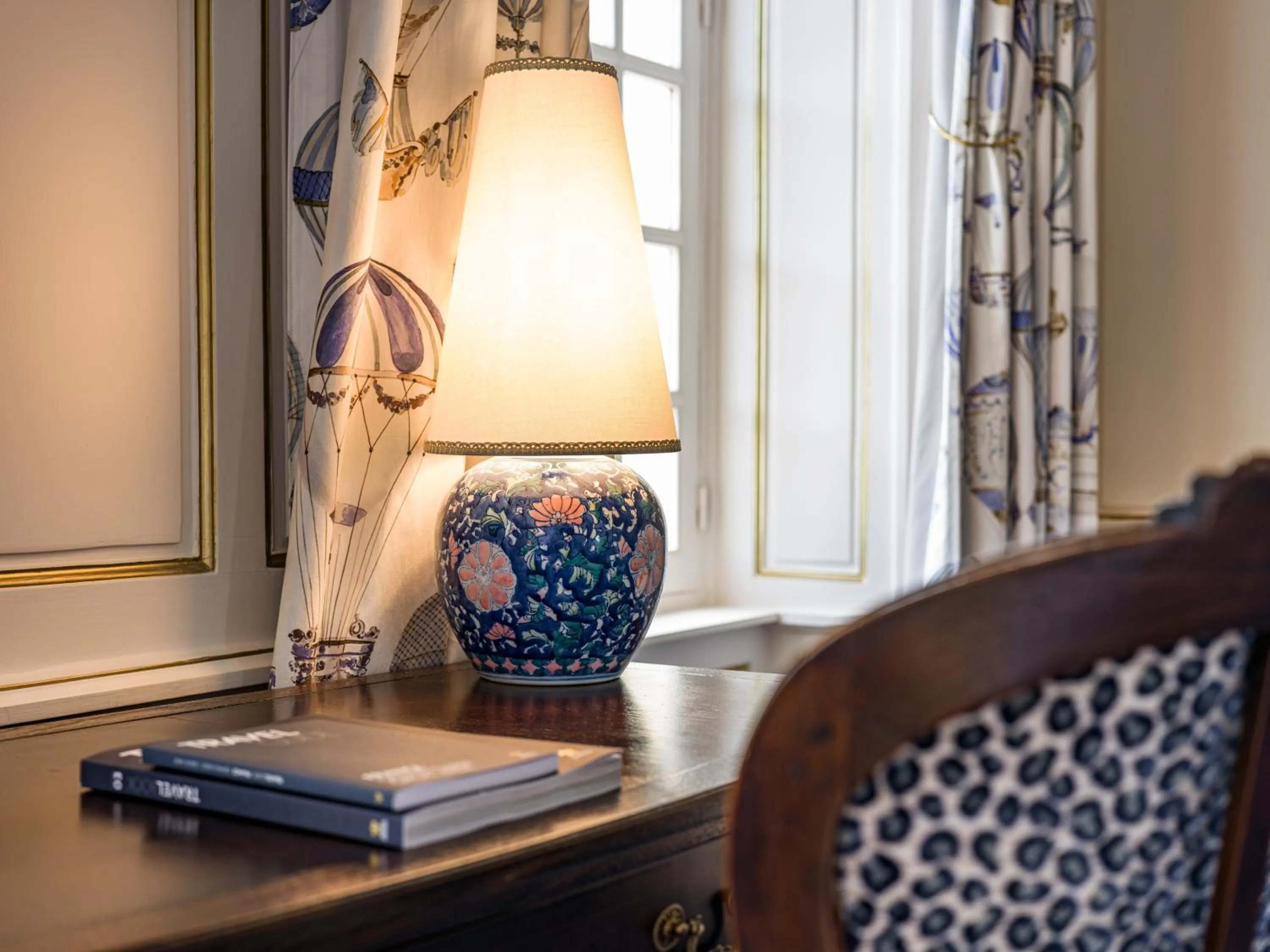Seating area in Chateau d'Audrieu
