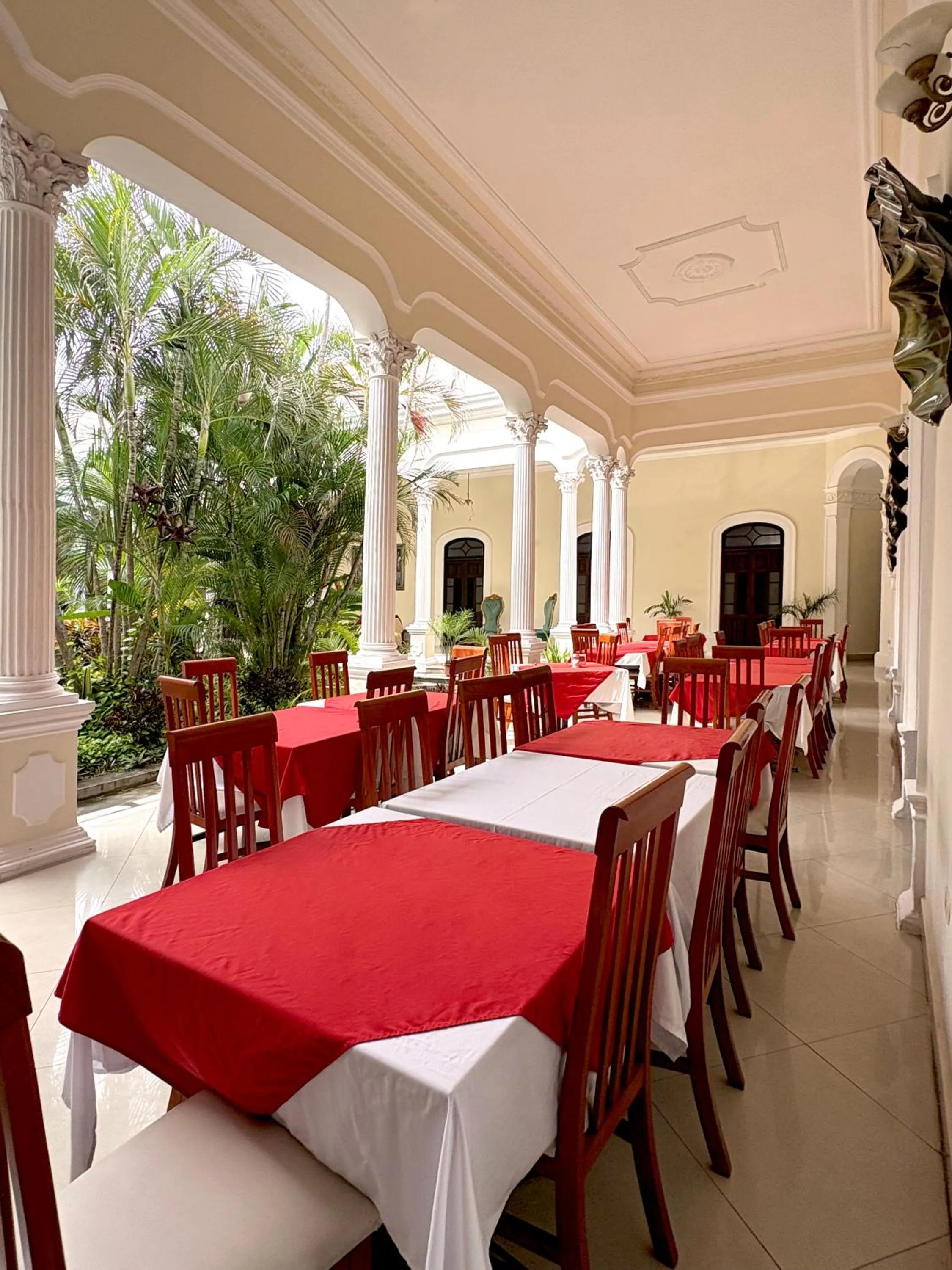 Restaurant/places to eat in Gran Real Yucatan