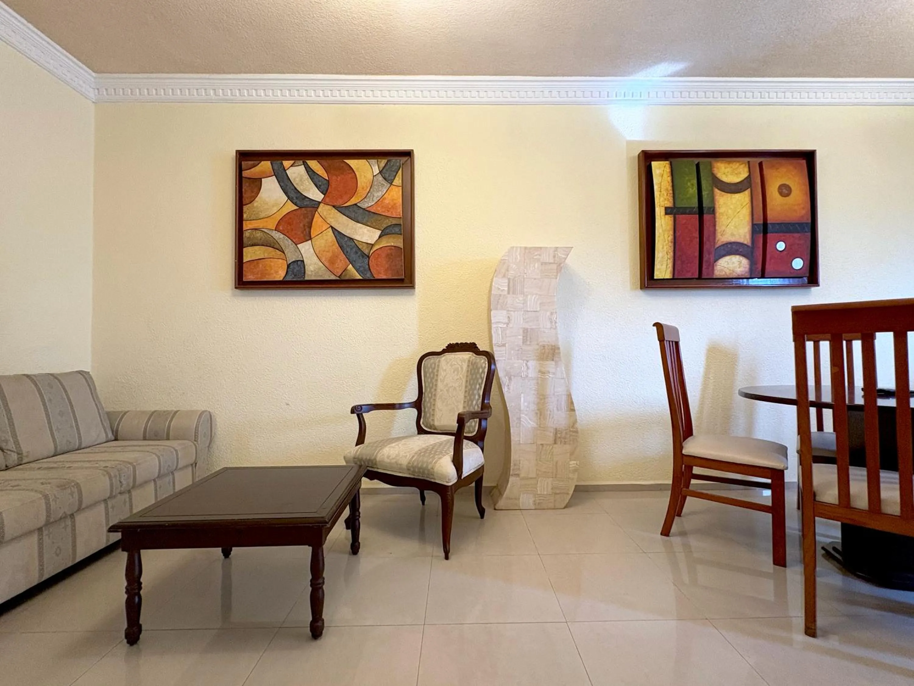 Photo of the whole room in Gran Real Yucatan