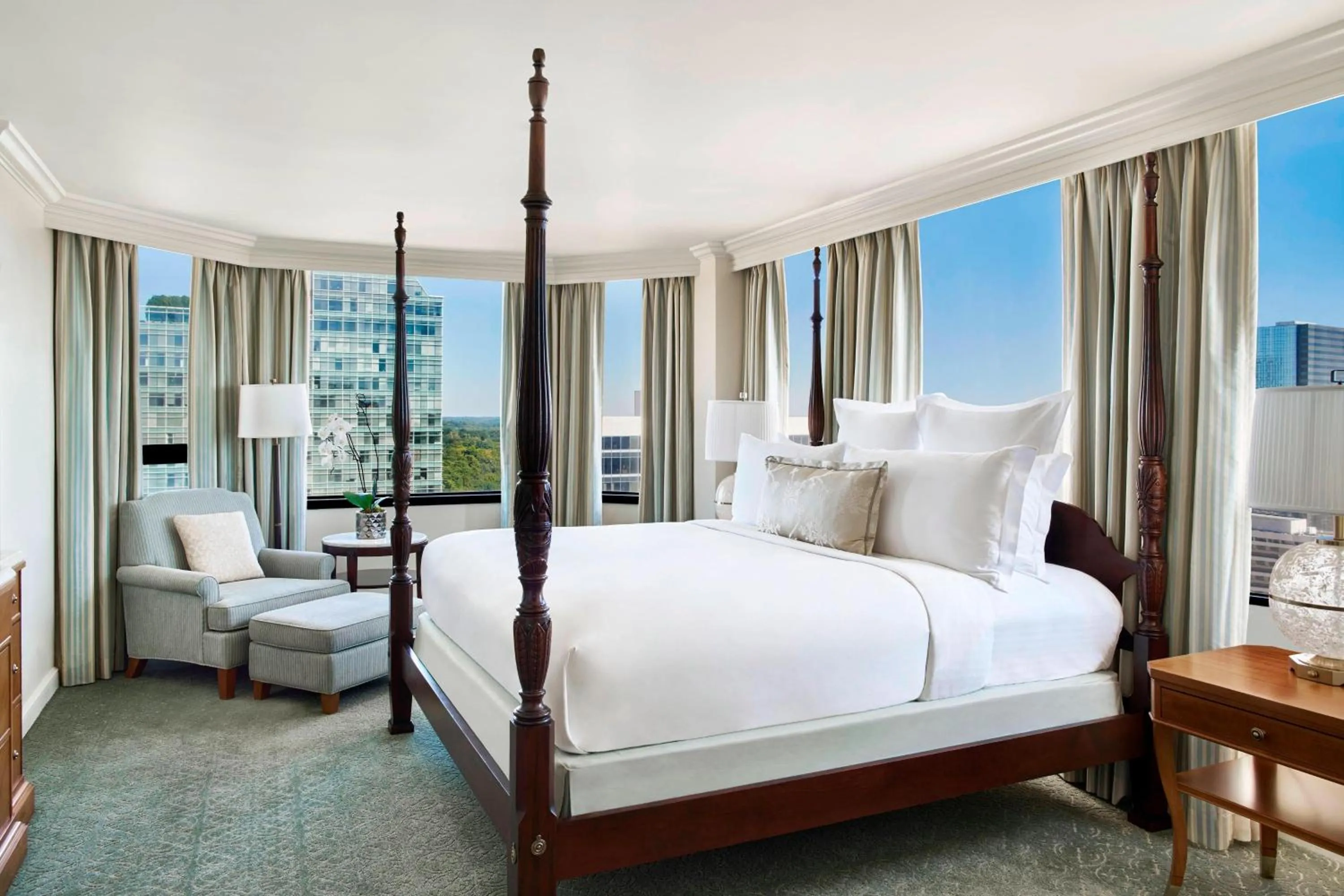 Photo of the whole room, Bed in The Whitley, a Luxury Collection Hotel, Atlanta Buckhead