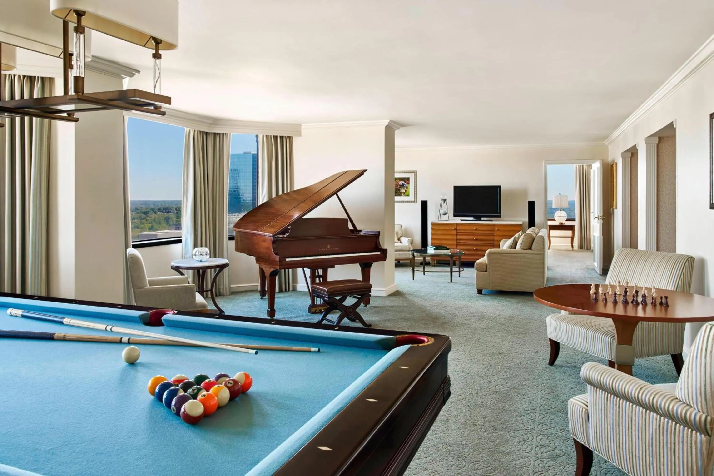 Living room in The Whitley, a Luxury Collection Hotel, Atlanta Buckhead