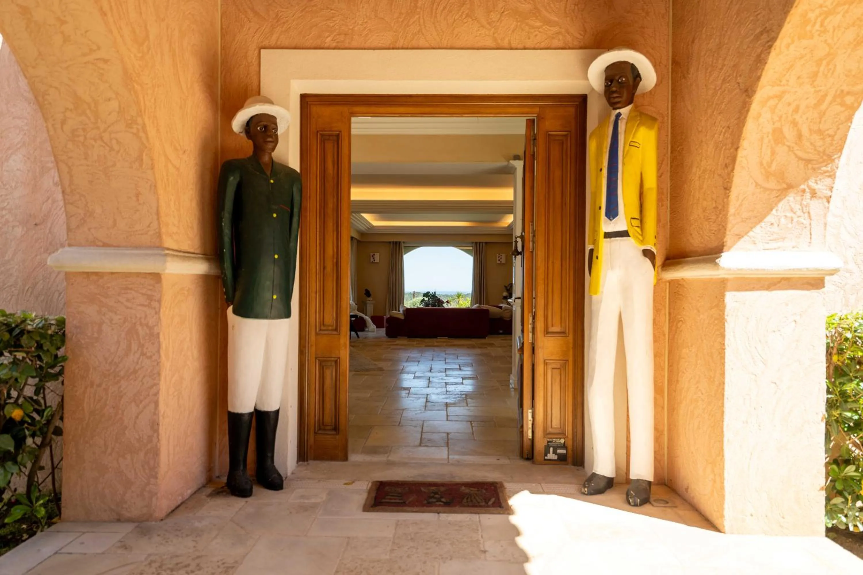 Facade/entrance in "AU HAVRE DE PAIX" 5 étoiles Prestige jacuzzi, hammam, sauna, PISCINE chauffée Mougins Cannes Grasse