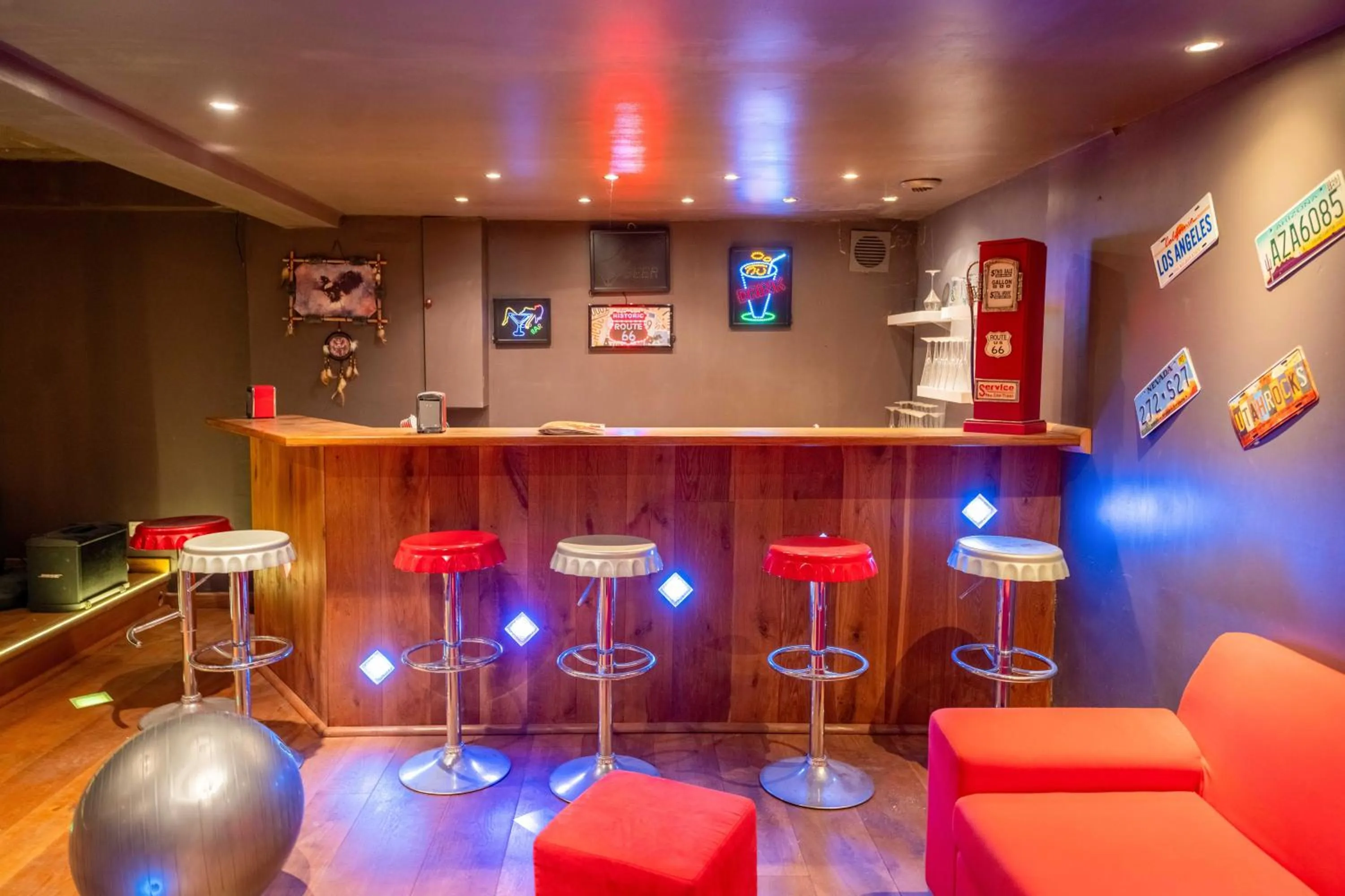 Nightclub / DJ in "AU HAVRE DE PAIX" 5 étoiles Prestige jacuzzi, hammam, sauna, PISCINE chauffée Mougins Cannes Grasse