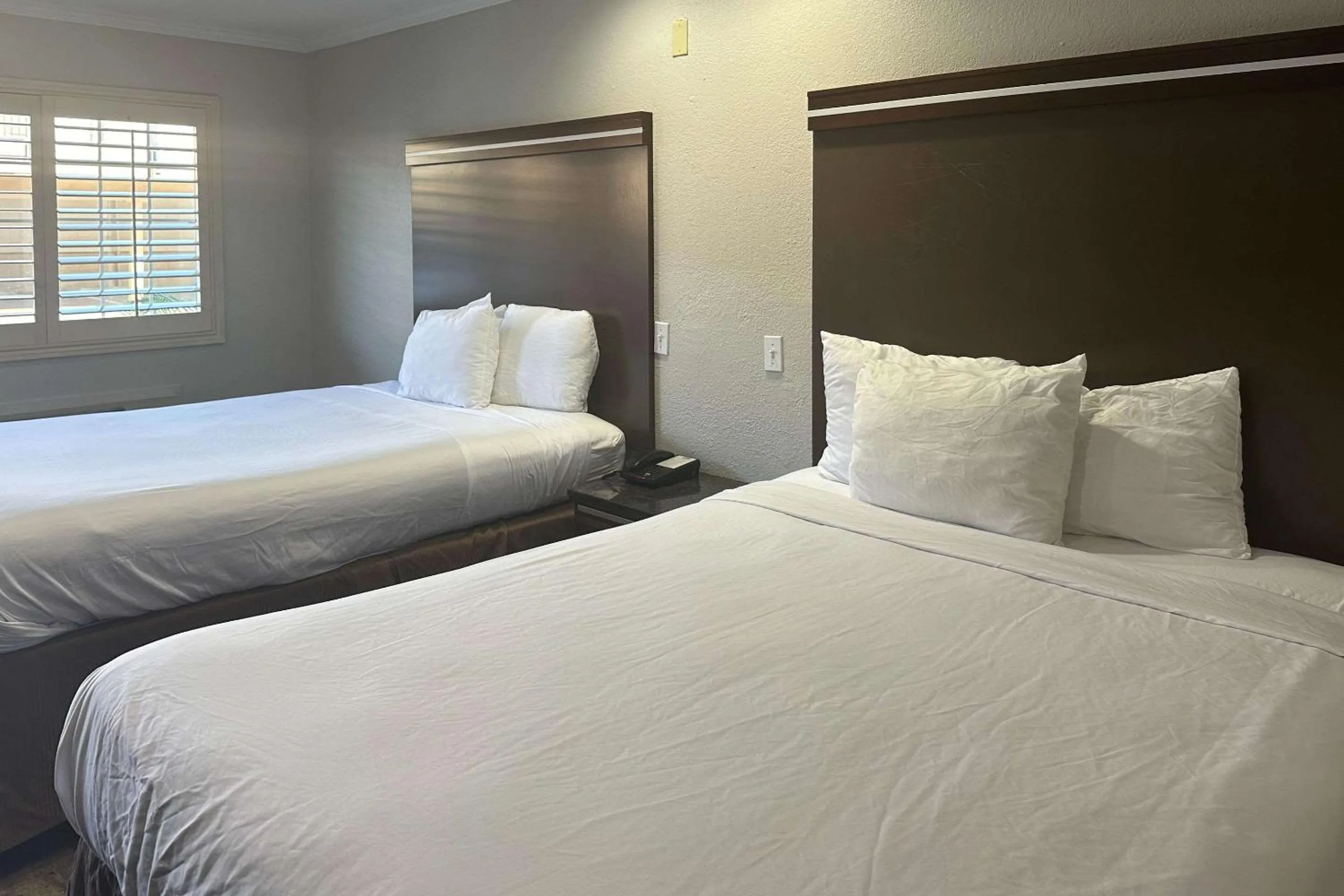 Bedroom, Bed in Rodeway Inn National City San Diego South