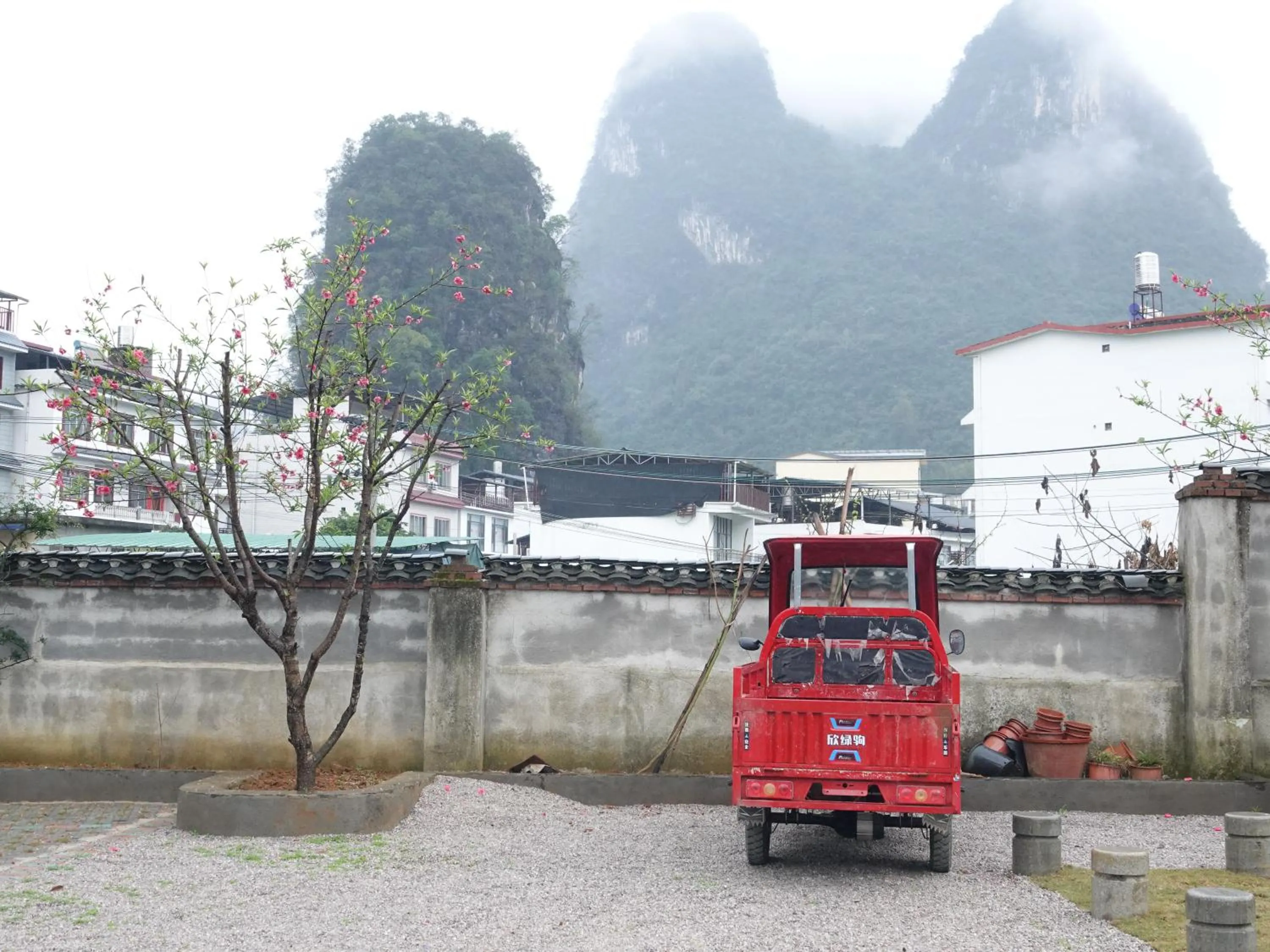 Parking in Yangshuo Xiao Long River Hotel