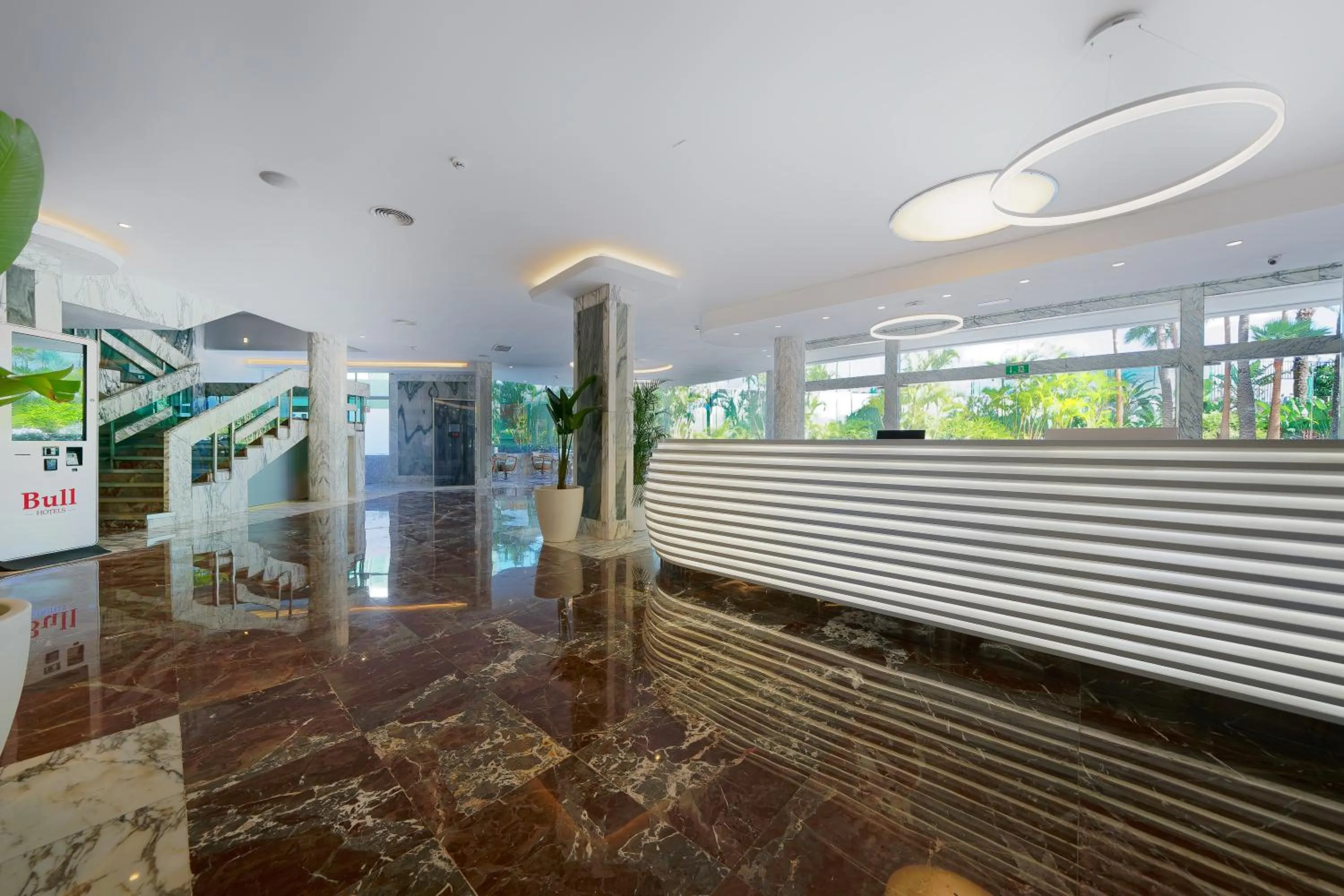 Lobby or reception in Bull Eugenia Victoria & SPA