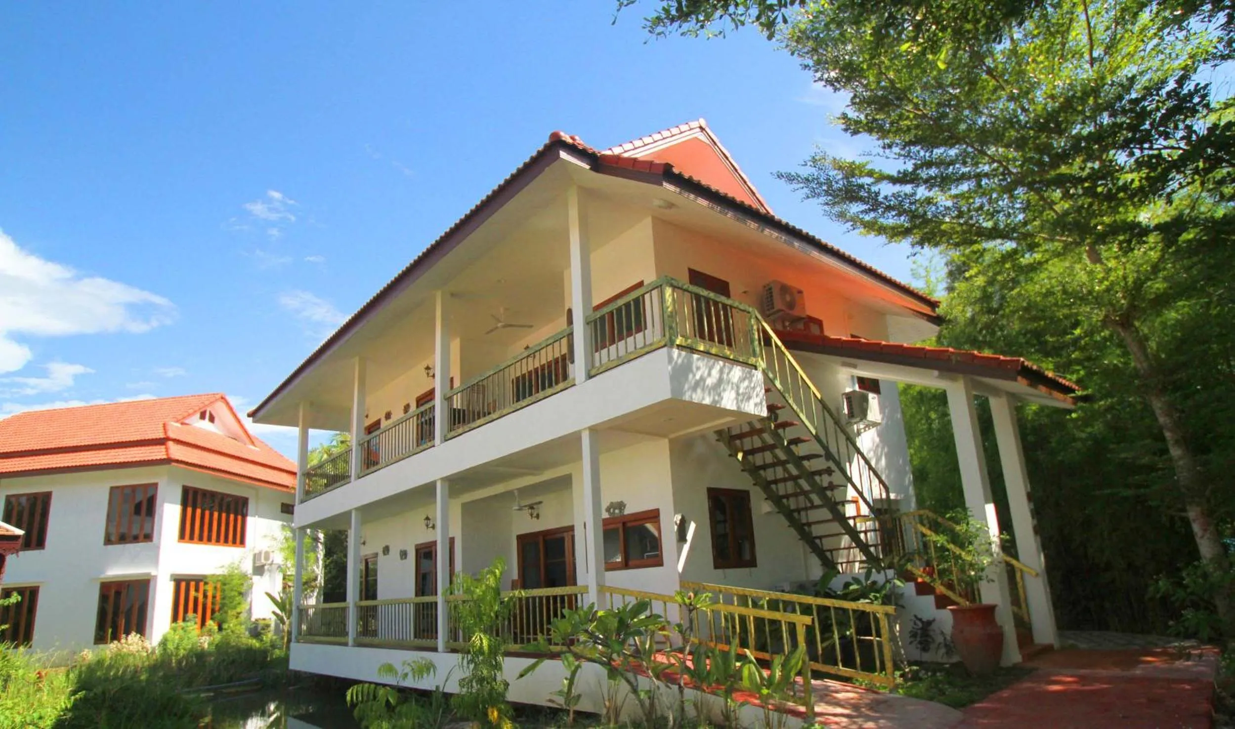 Property building in Jasmine Hills Lodge