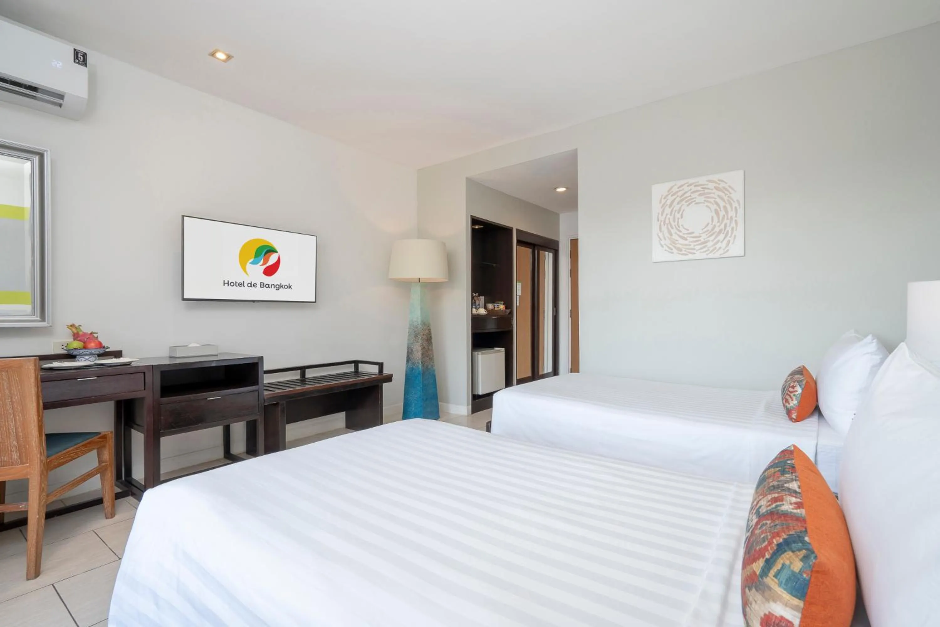 TV and multimedia, Bed in Hotel De Bangkok