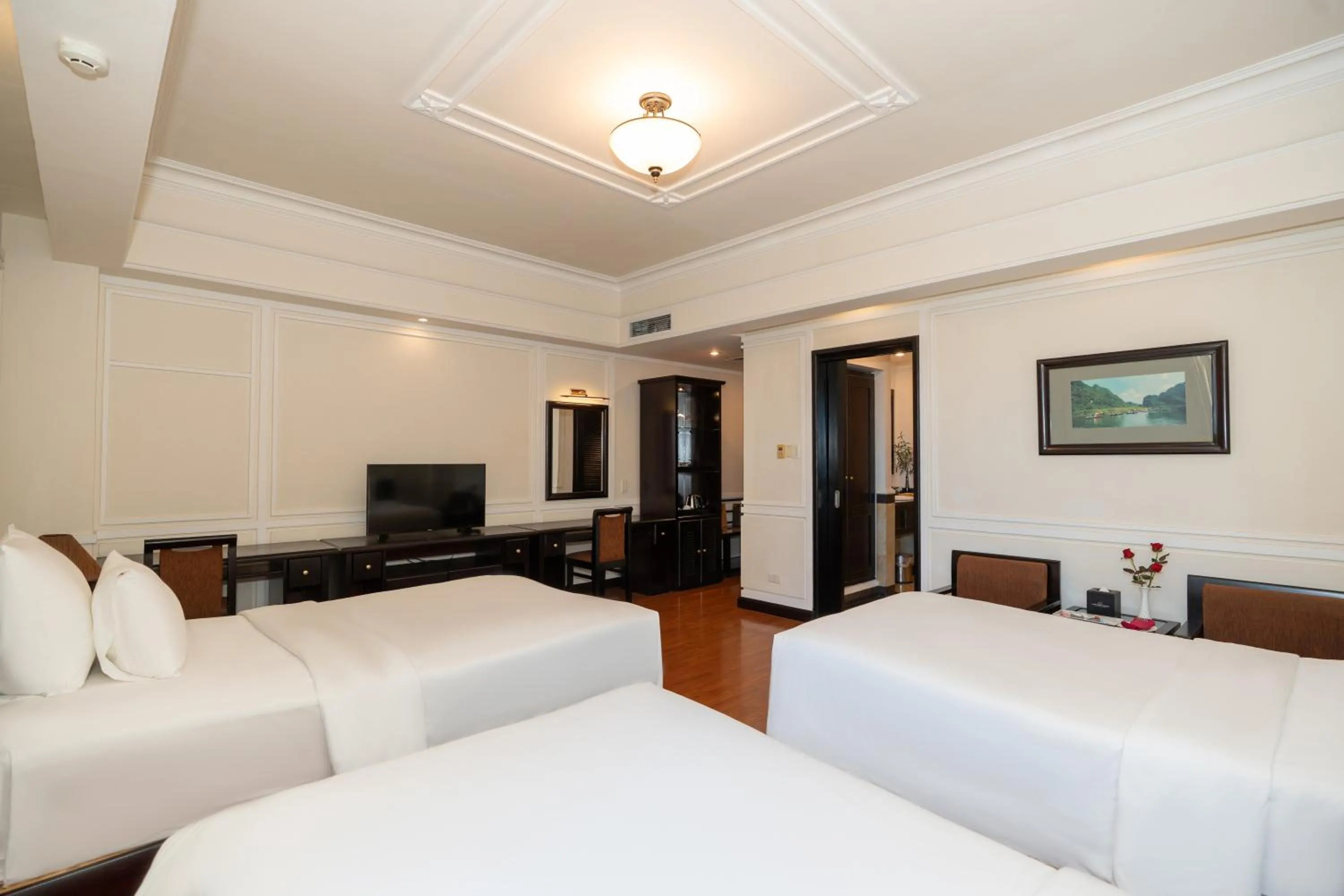 TV and multimedia, Bed in Ninh Binh Legend Hotel