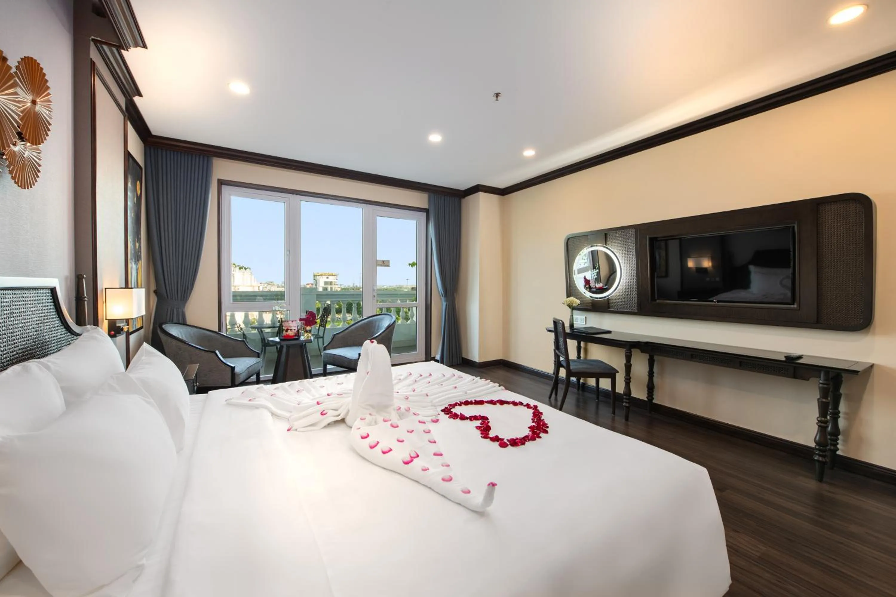 Bed in Ninh Binh Legend Hotel