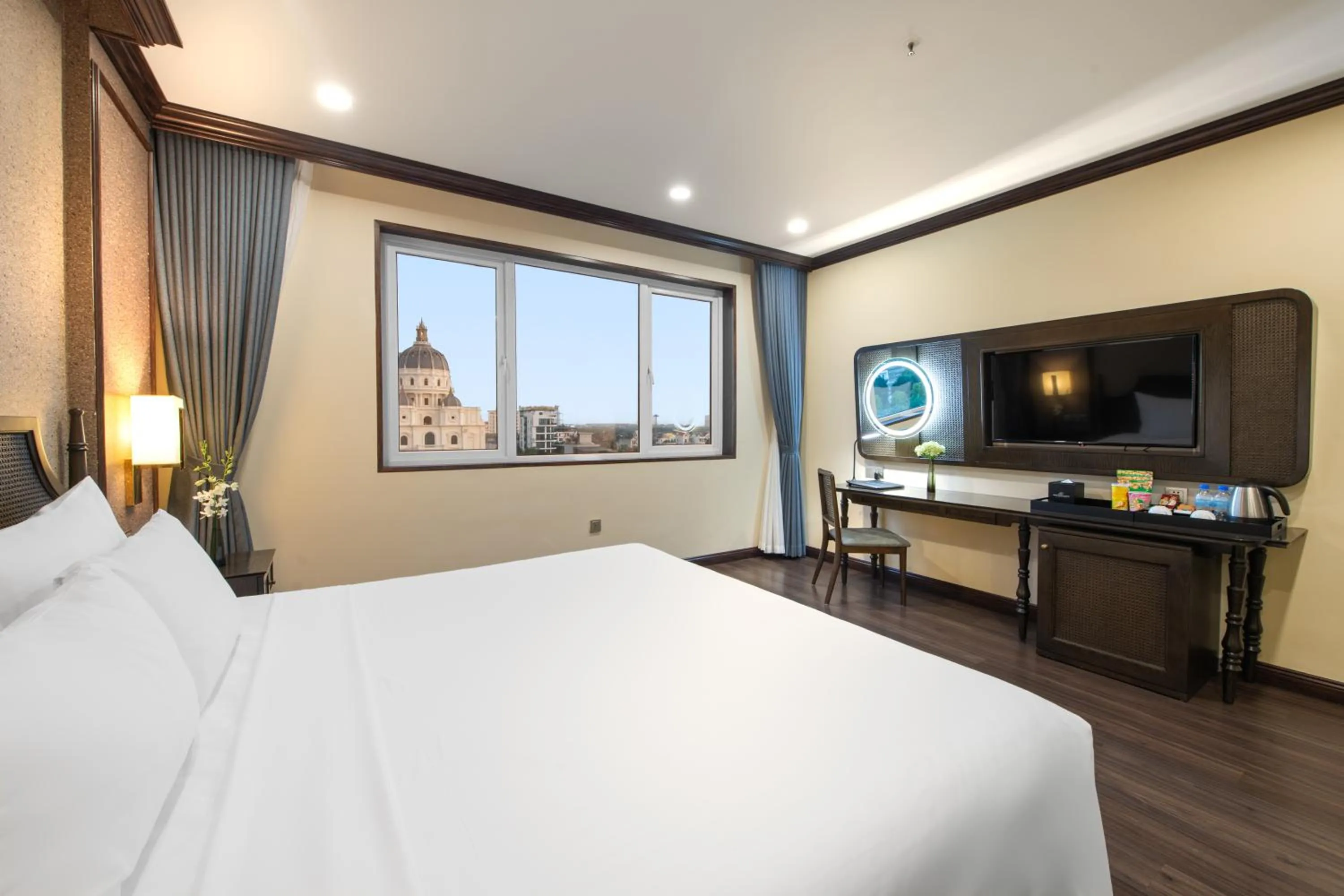 Bed in Ninh Binh Legend Hotel