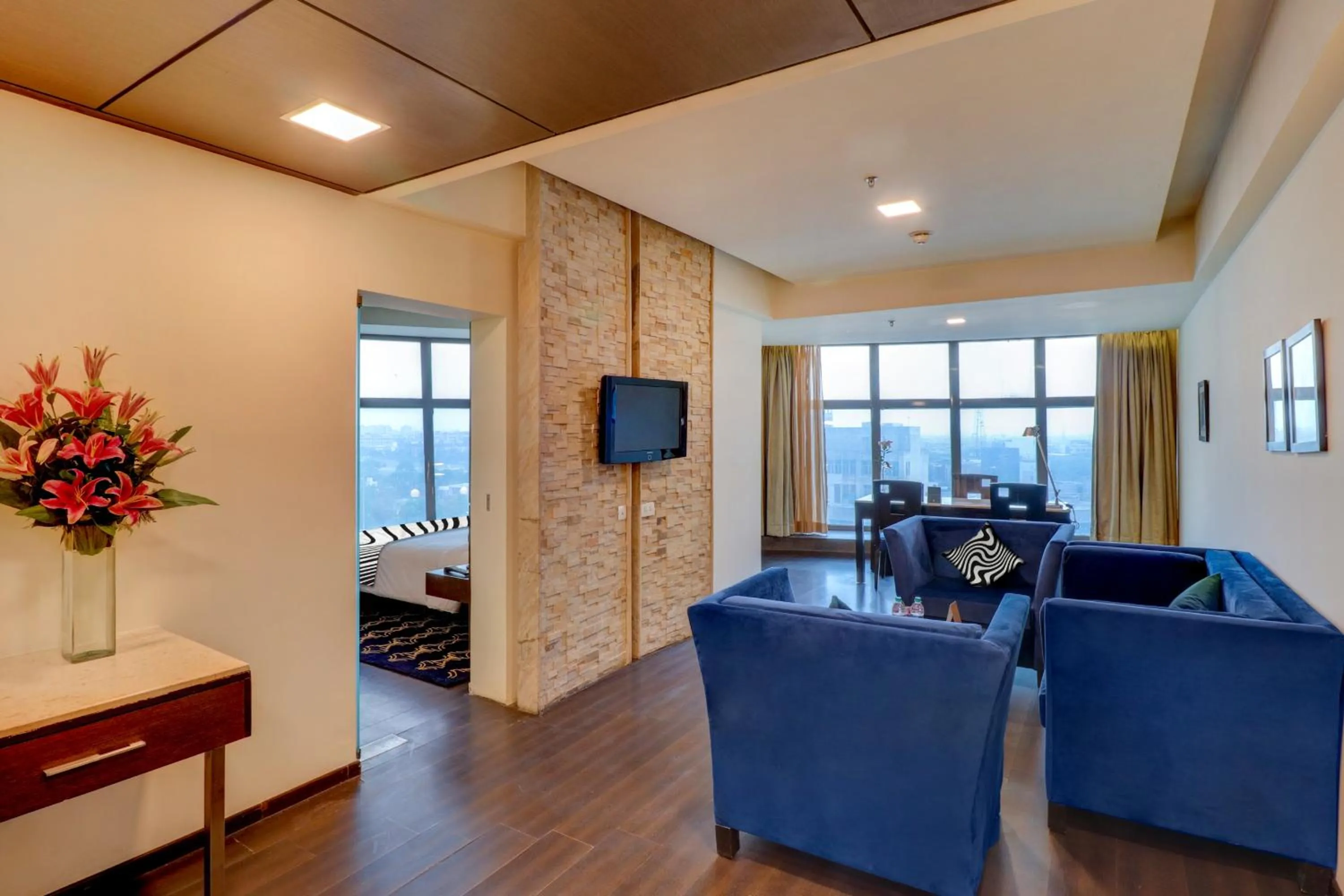 TV and multimedia in Sunday Hotel by CheckIn Jaipur