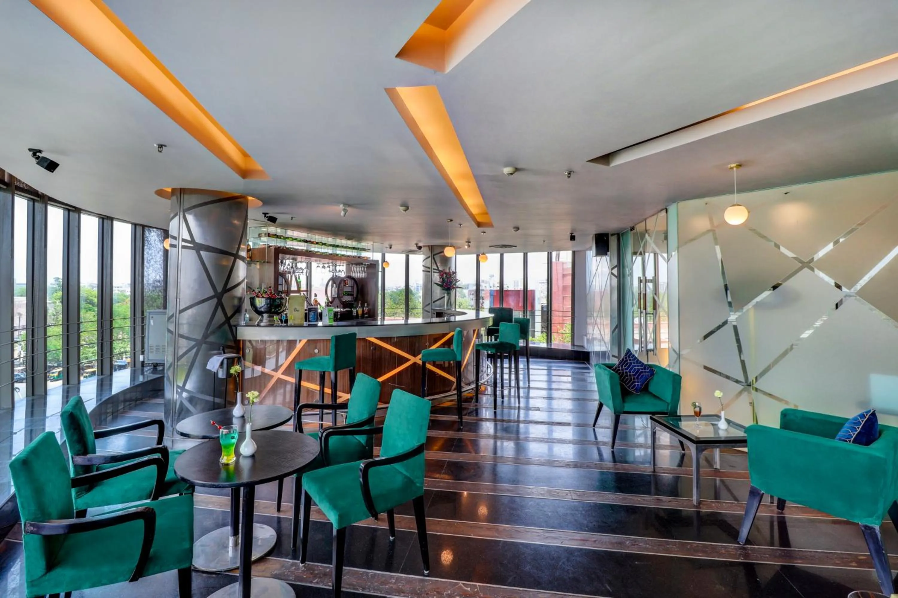 Restaurant/places to eat in Sunday Hotel by CheckIn Jaipur