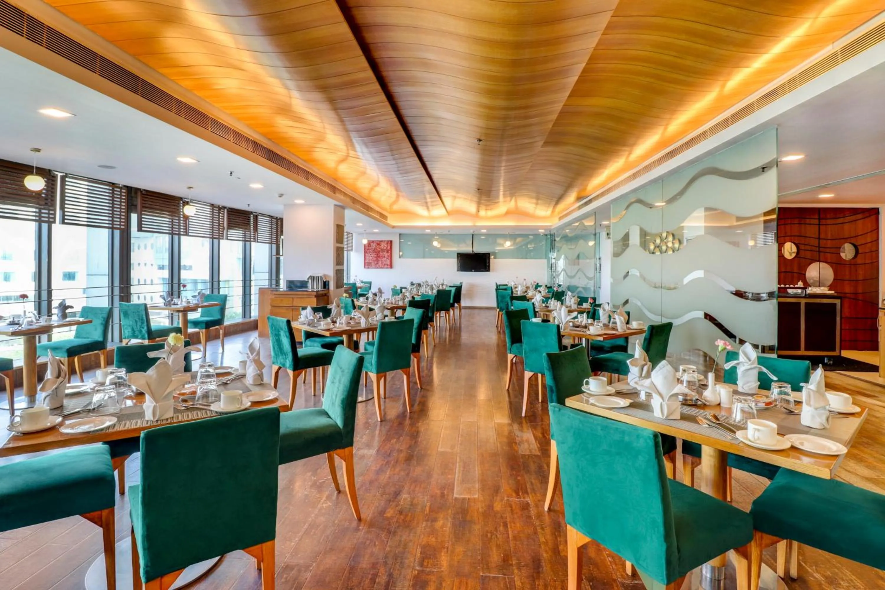 Restaurant/places to eat in Sunday Hotel by CheckIn Jaipur