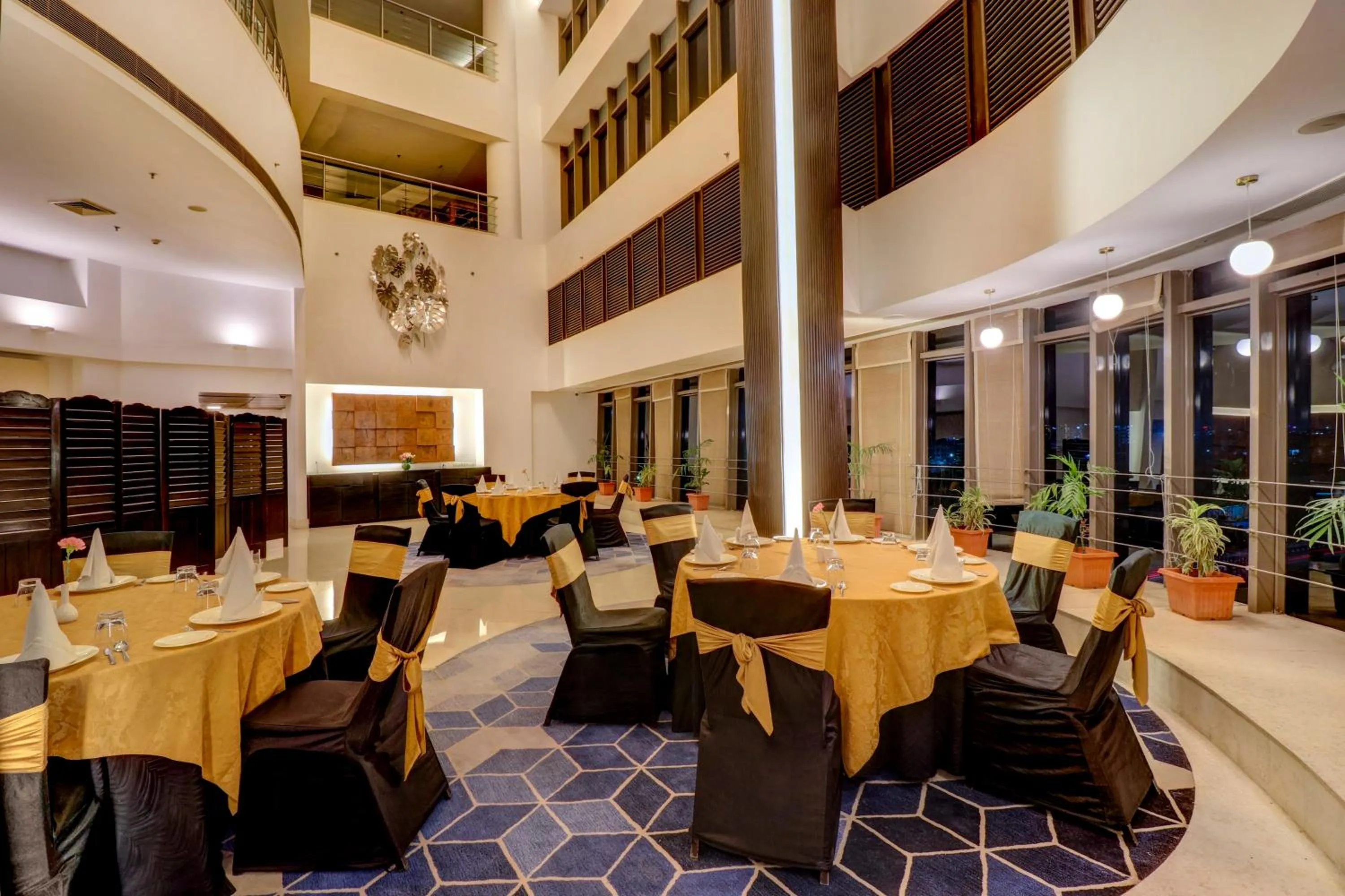 Restaurant/places to eat in Sunday Hotel by CheckIn Jaipur