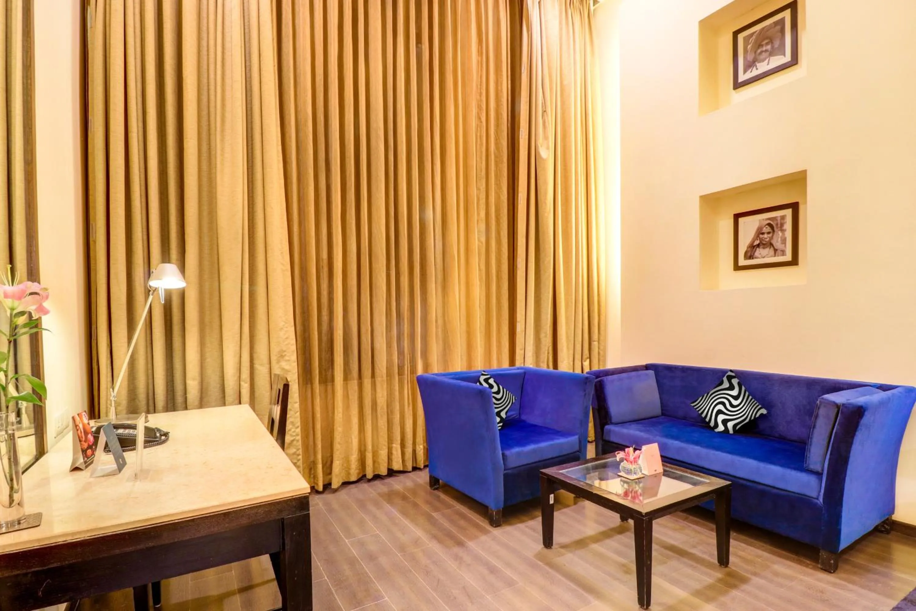 Living room in Sunday Hotel by CheckIn Jaipur