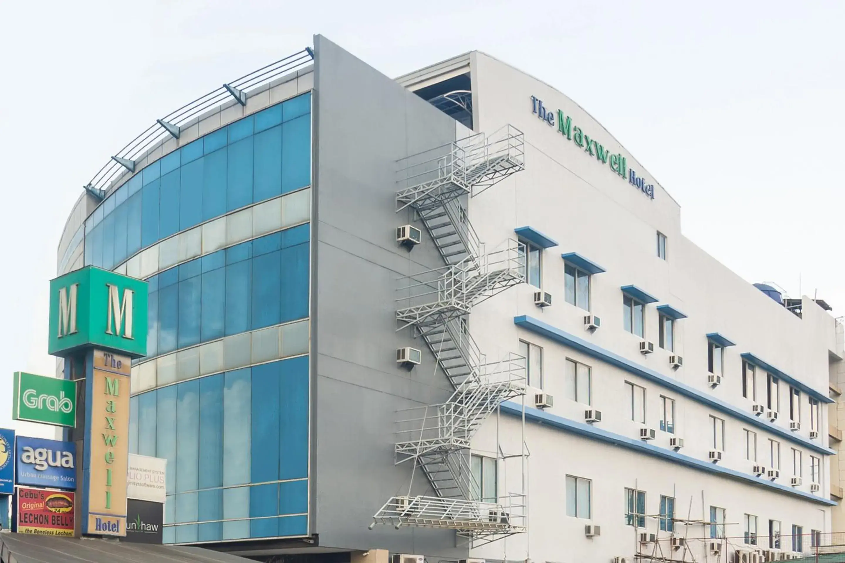 Facade/entrance in OYO 187 The Maxwell Hotel Facade/entrance in OYO 187 The Maxwell Hotel