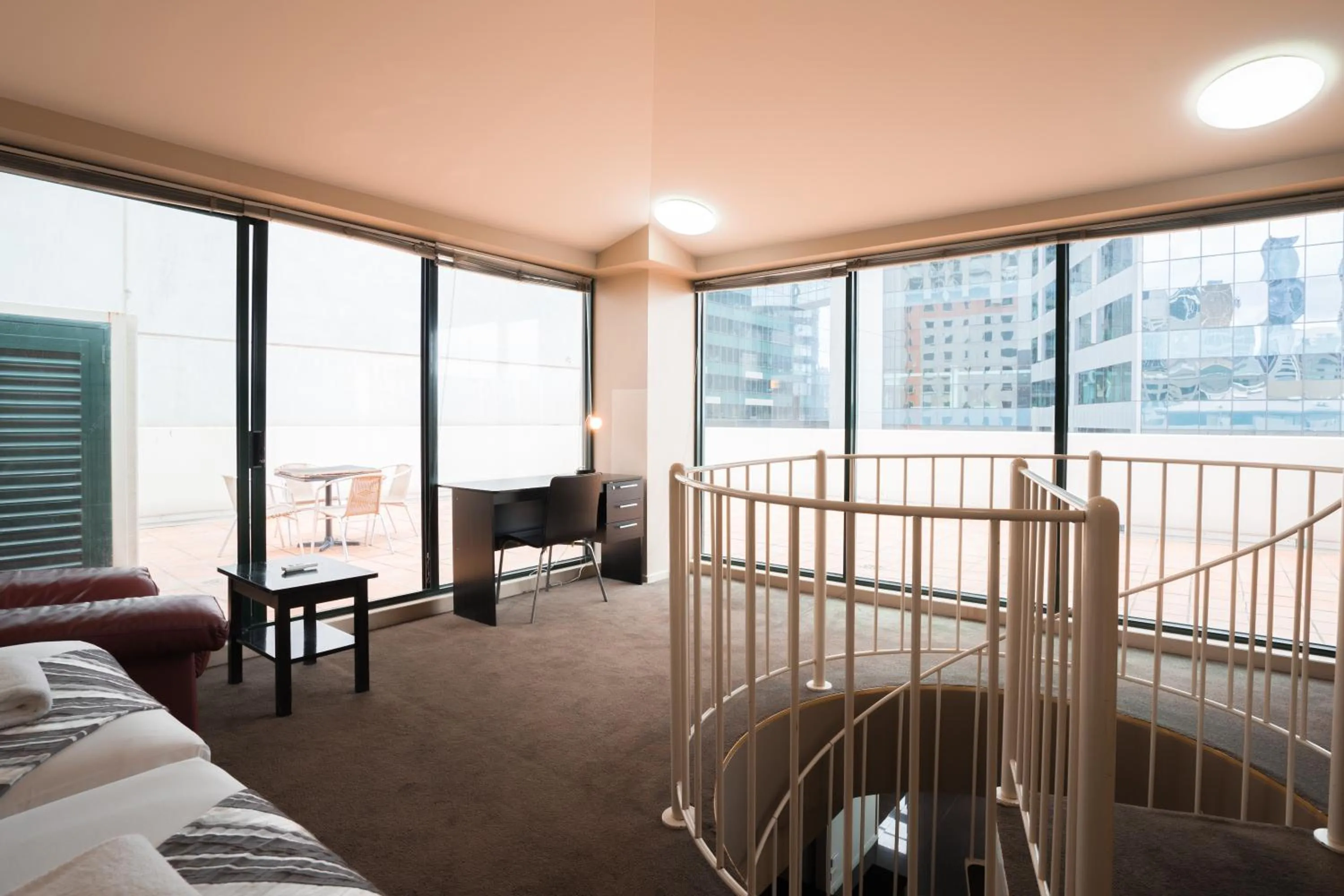 Bed in HarbourView Apartment Hotel (now Arrow on Spencer)