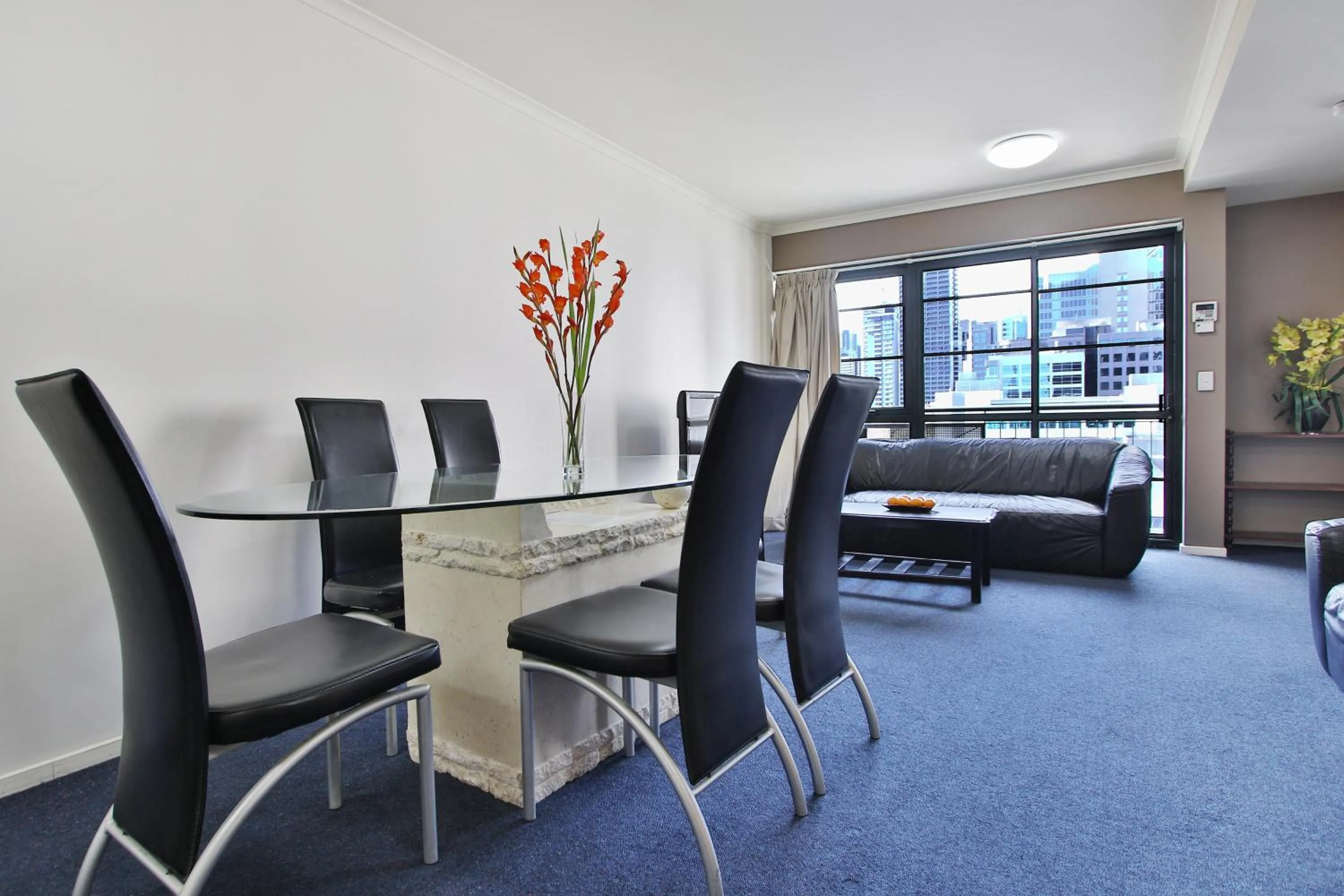 Living room in HarbourView Apartment Hotel (now Arrow on Spencer)