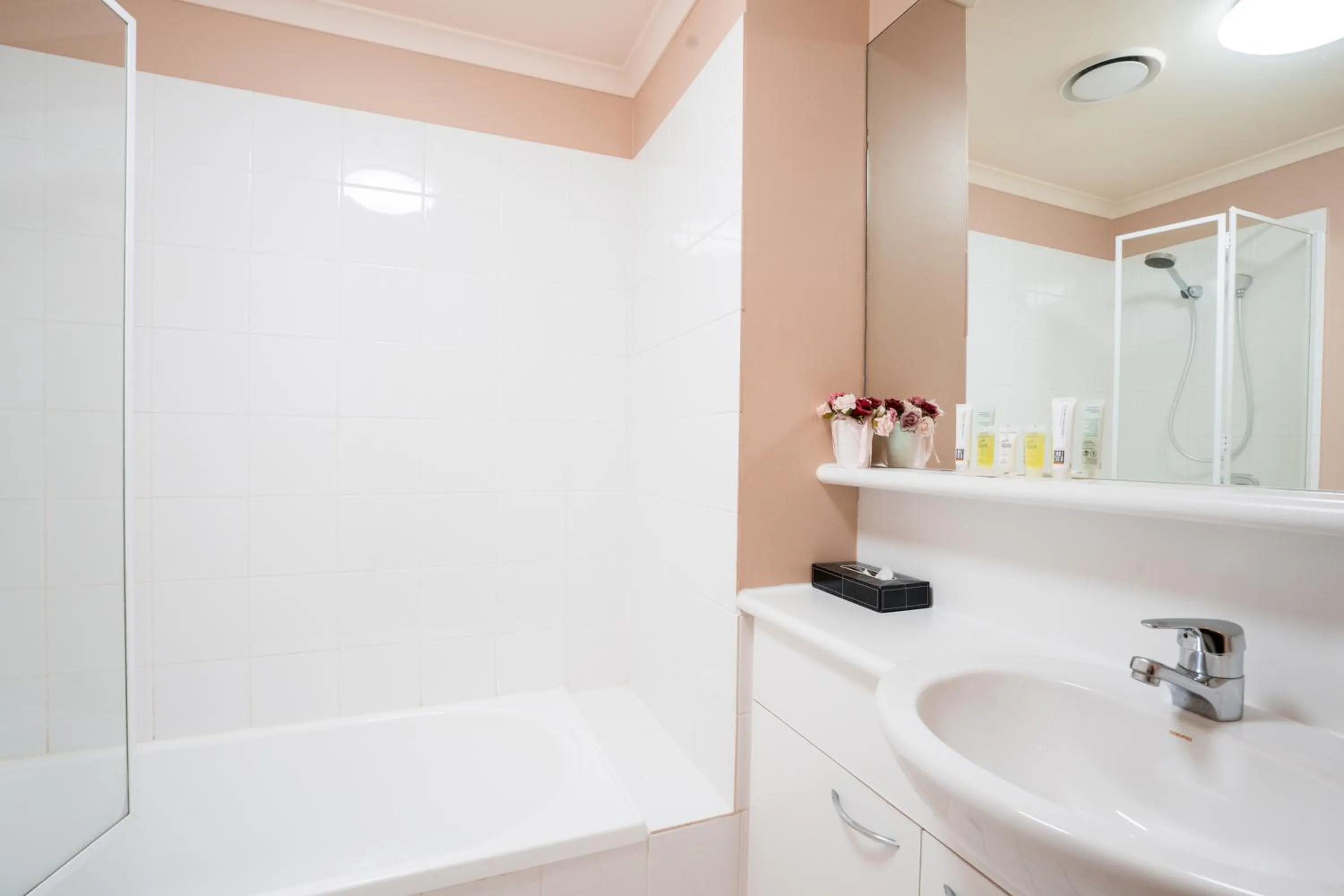 HarbourView Apartment Hotel (now Arrow on Spencer)