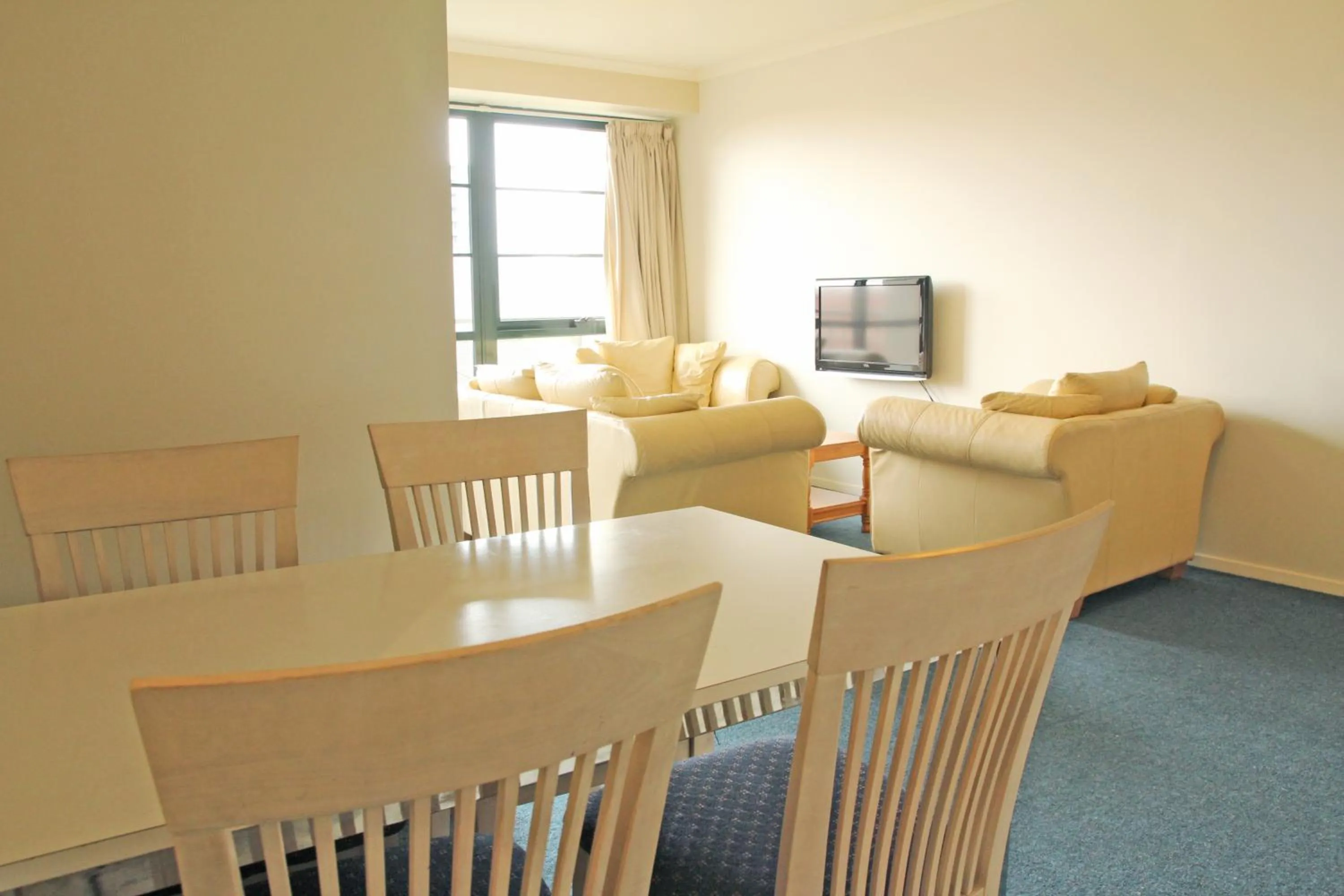 Living room in HarbourView Apartment Hotel (now Arrow on Spencer)