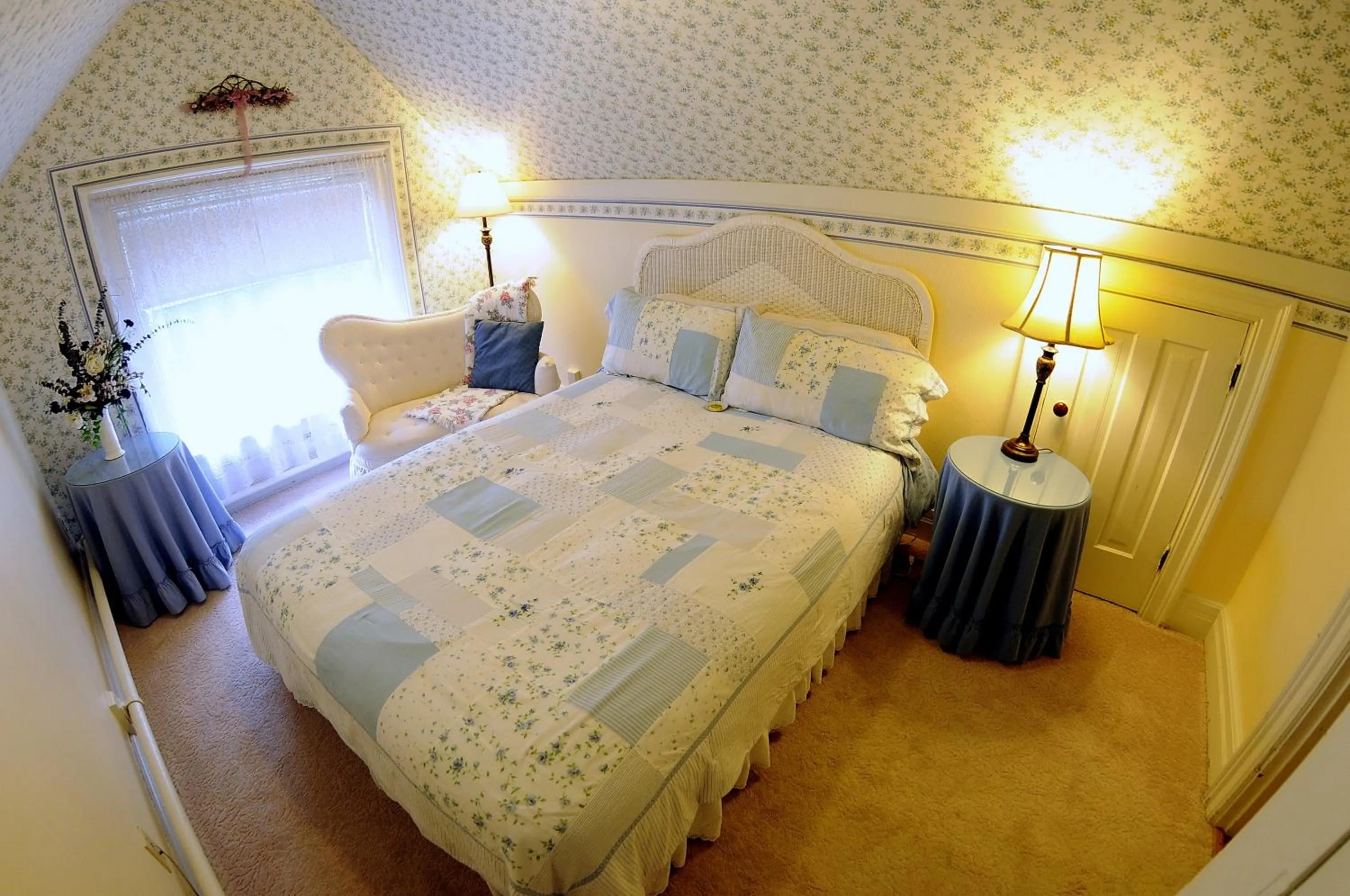 Bed in The Oliver Inn