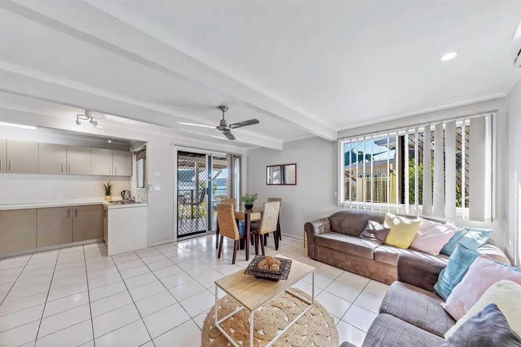 Seating area in Airlie Apartments