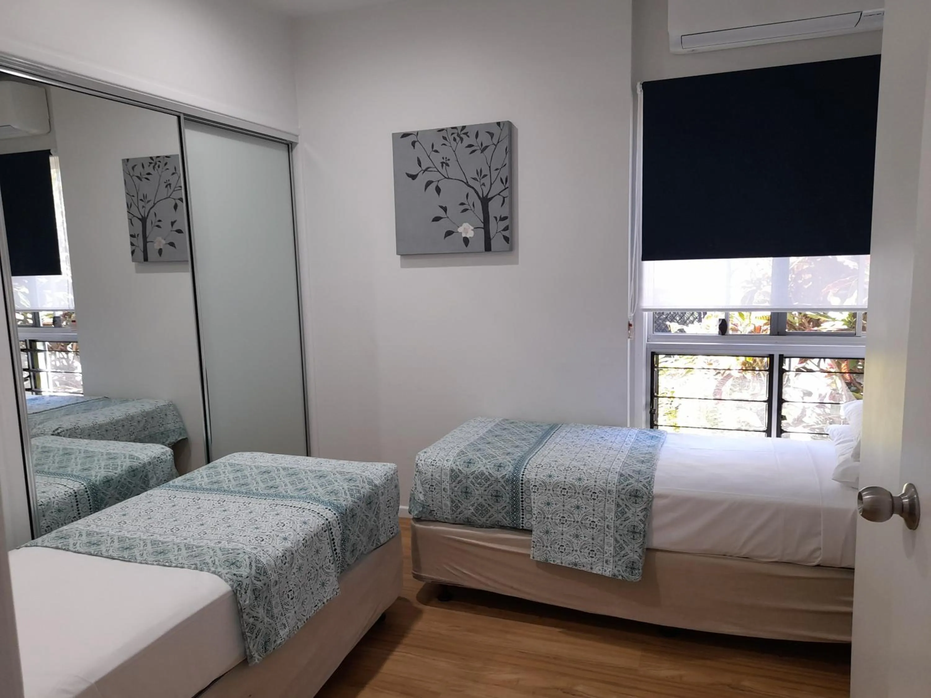Bed in Airlie Apartments