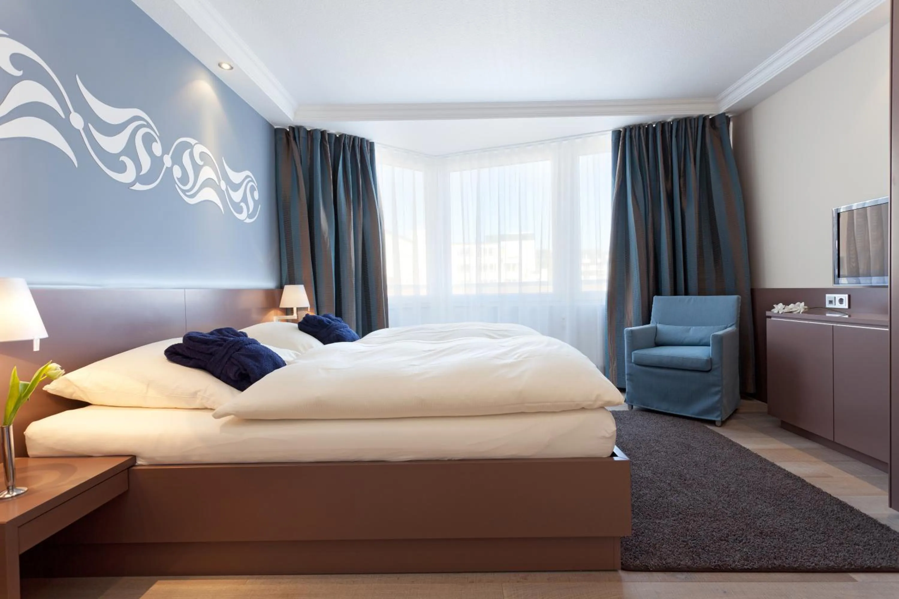 Bedroom, Bed in Strandhotel Georgshöhe