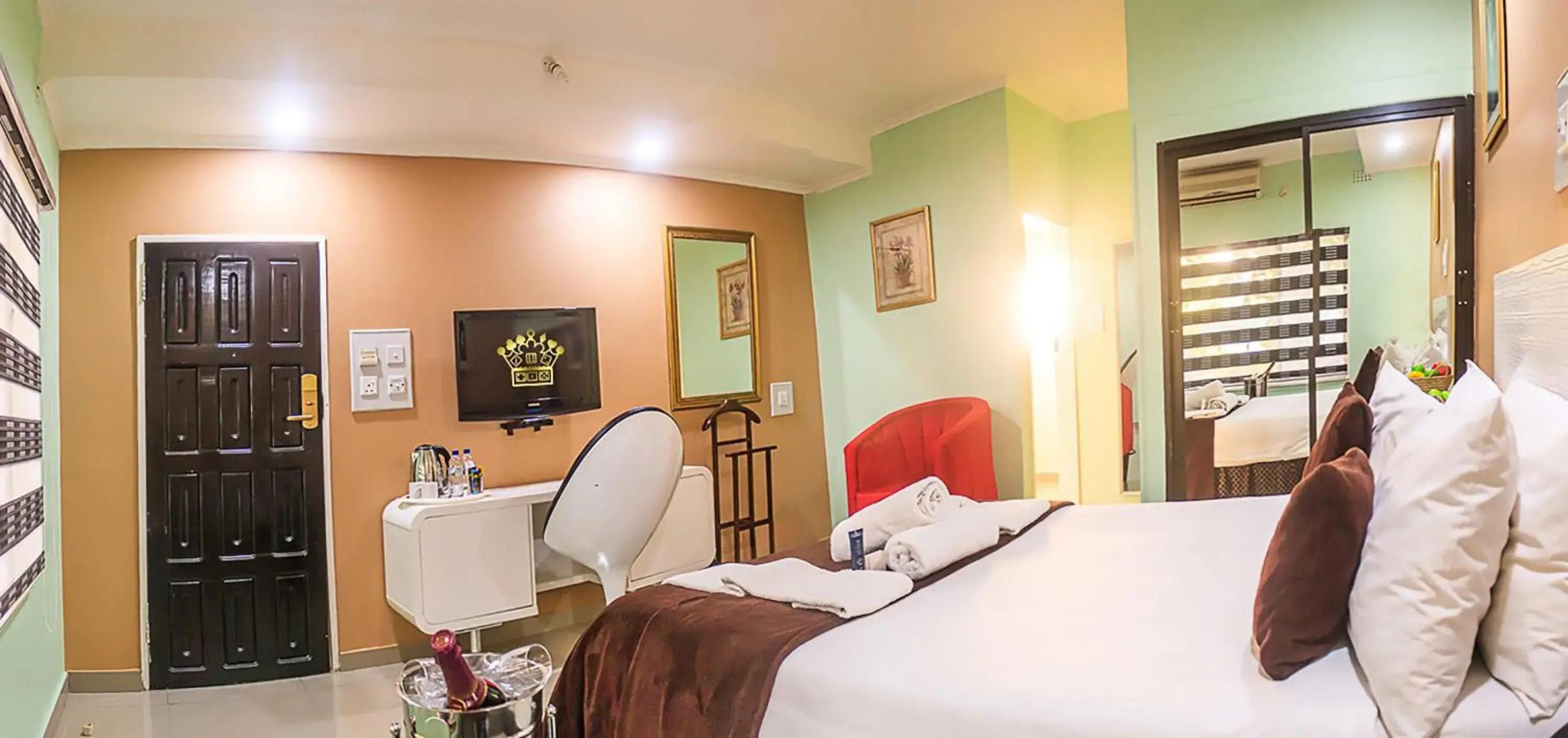 Deluxe Single Room - single occupancy in New Fairmount Hotel and Casino Deluxe Single Room - single occupancy in New Fairmount Hotel and Casino