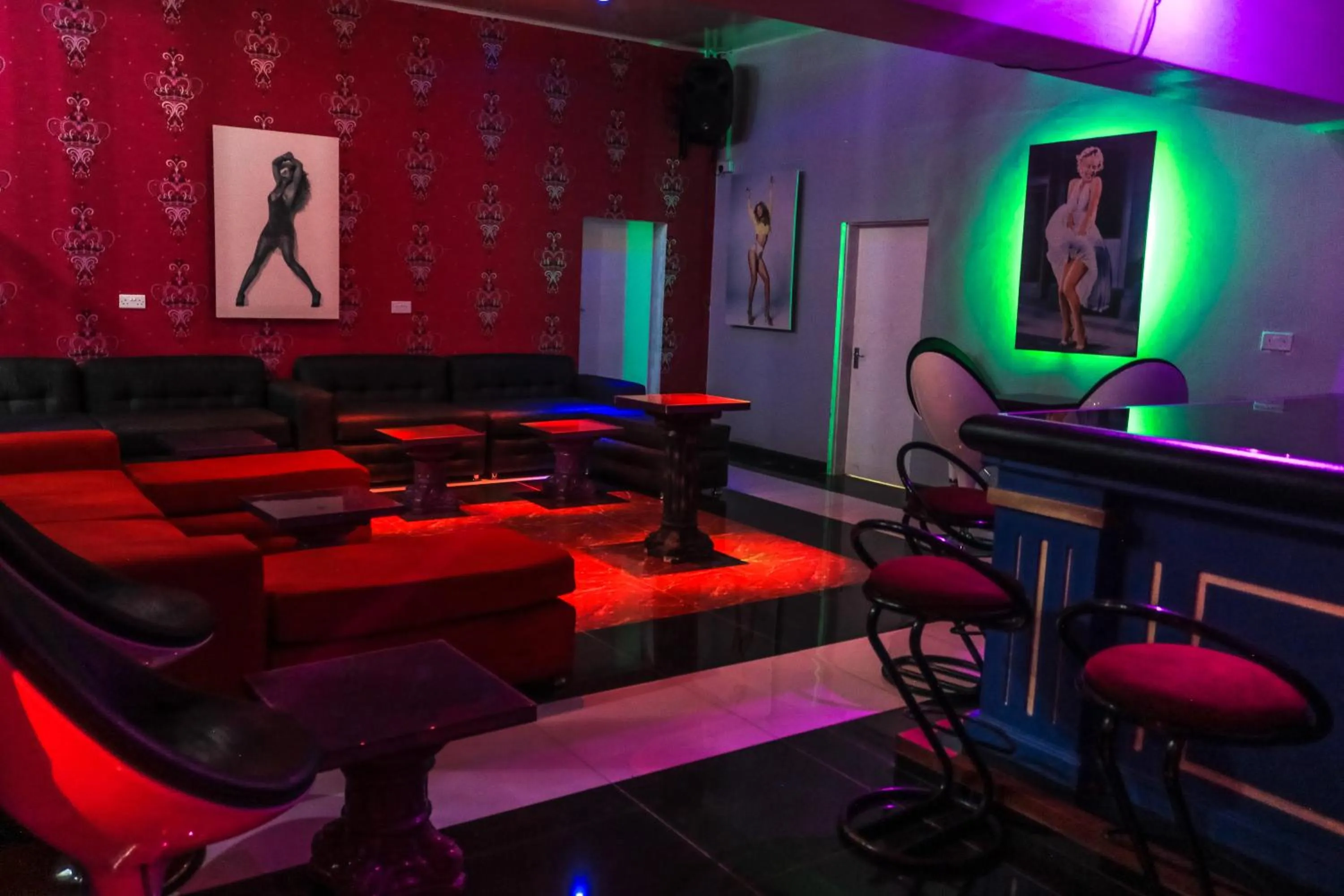 Nightclub / DJ in New Fairmount Hotel and Casino