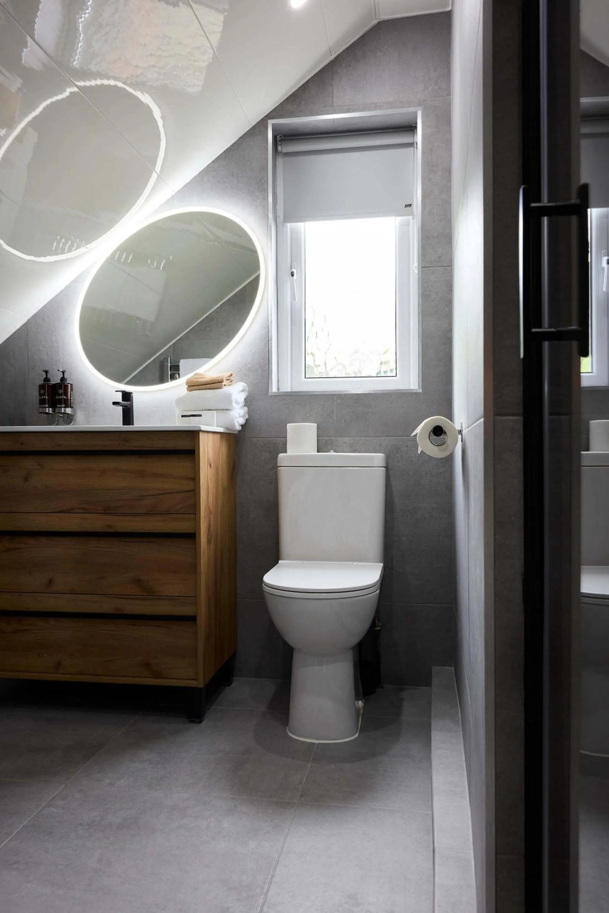 Bathroom in Doolin Inn