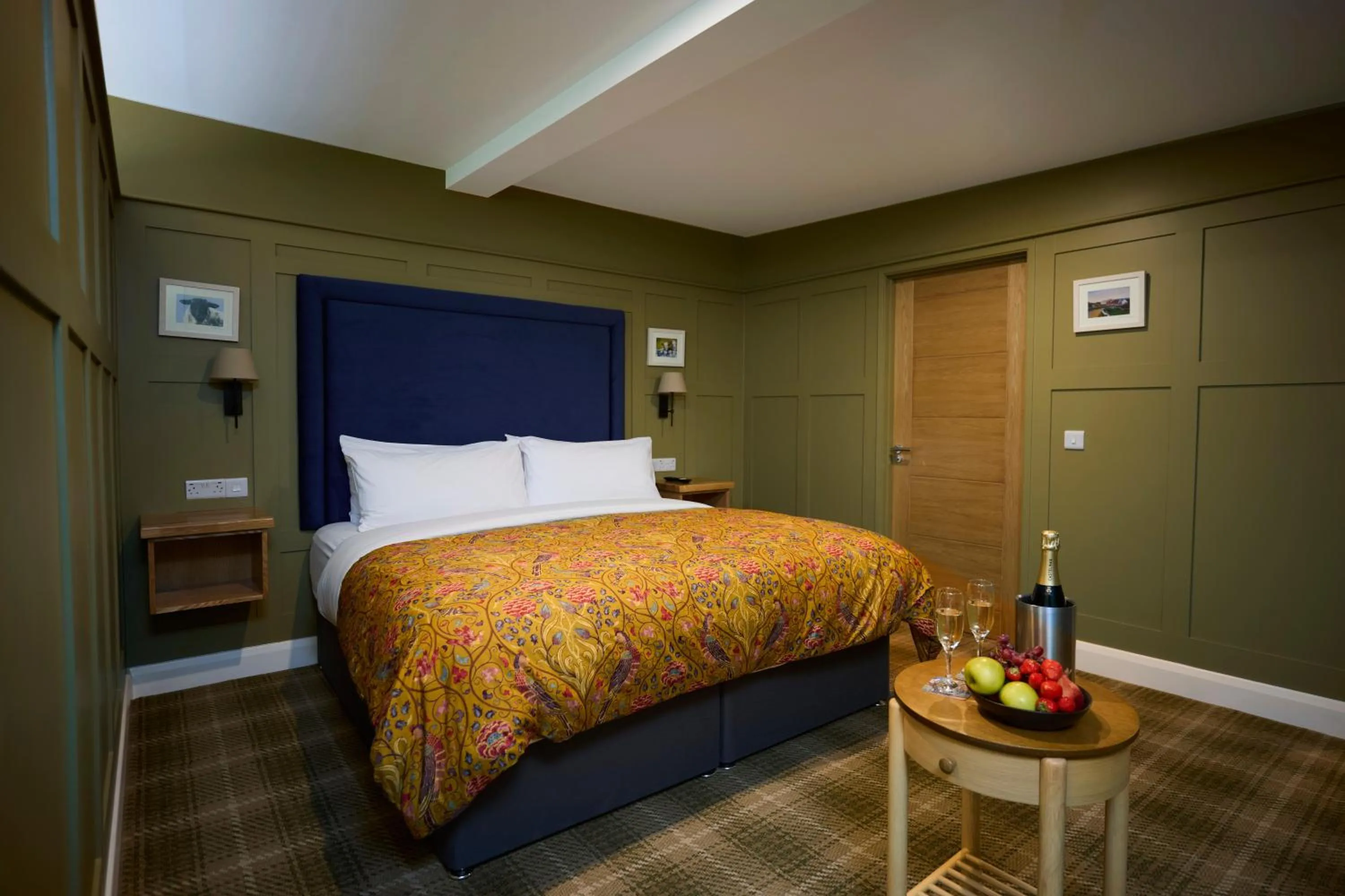 Bedroom, Bed in Doolin Inn