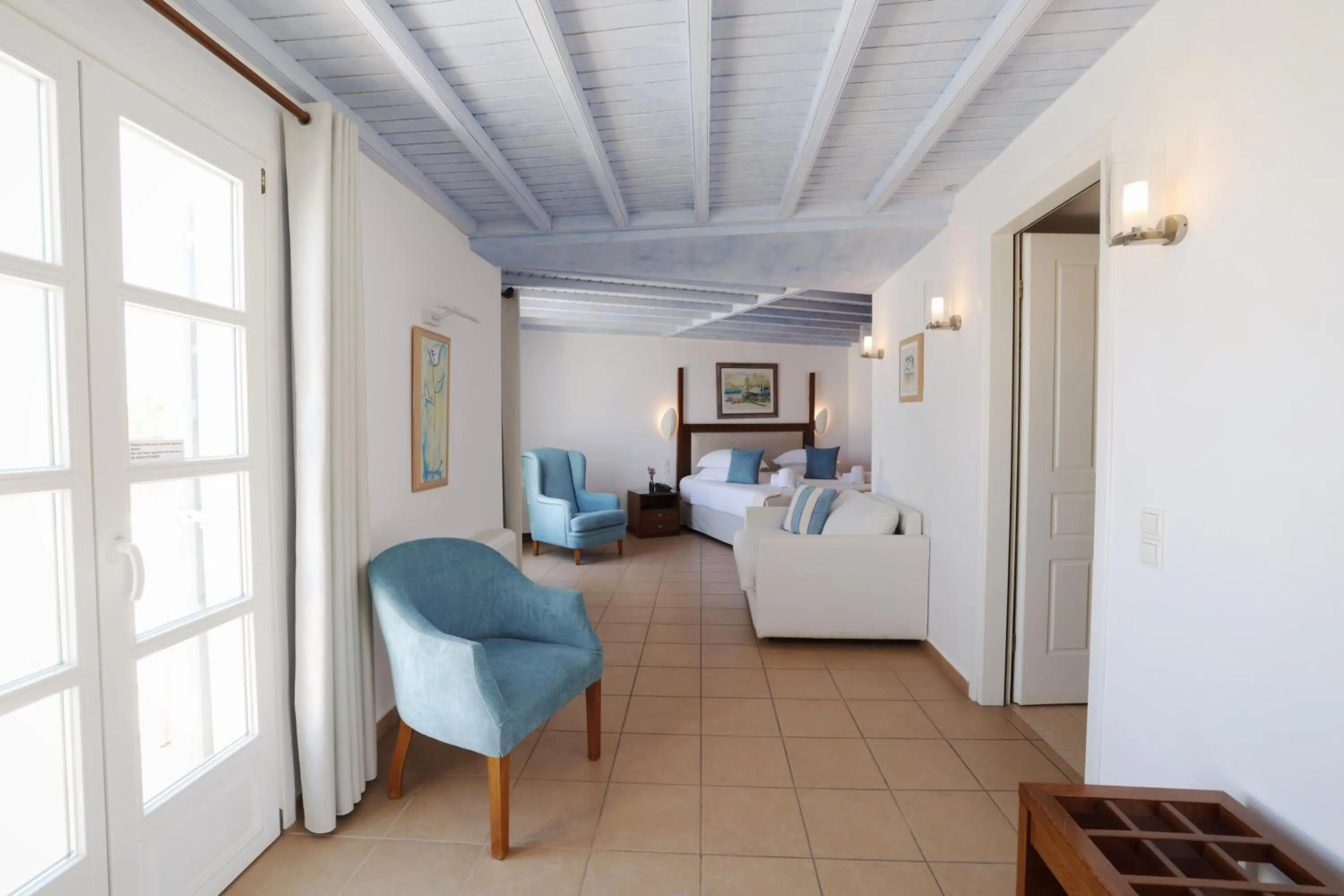 Poseidon Hotel Suites