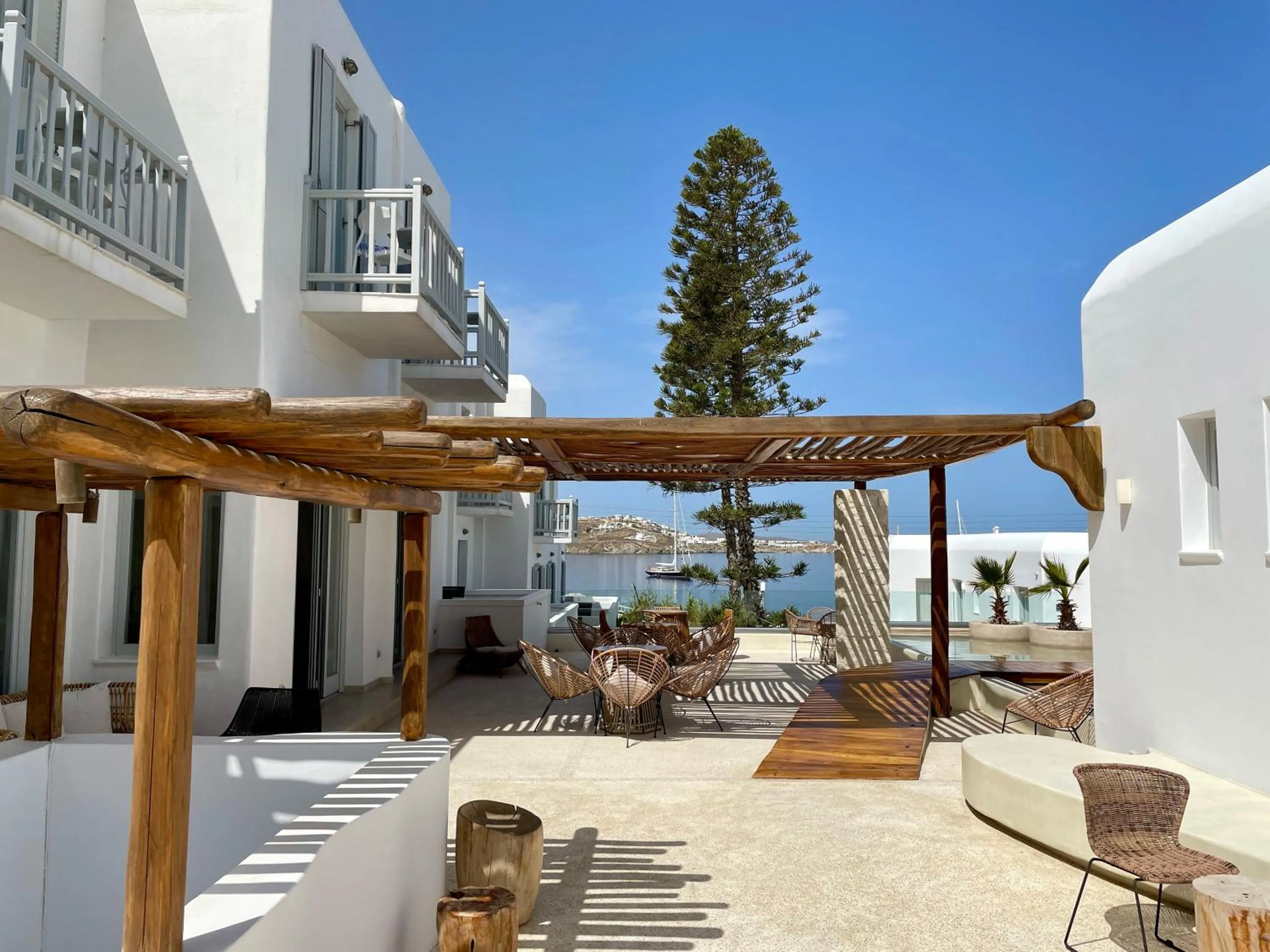 Poseidon Hotel Suites